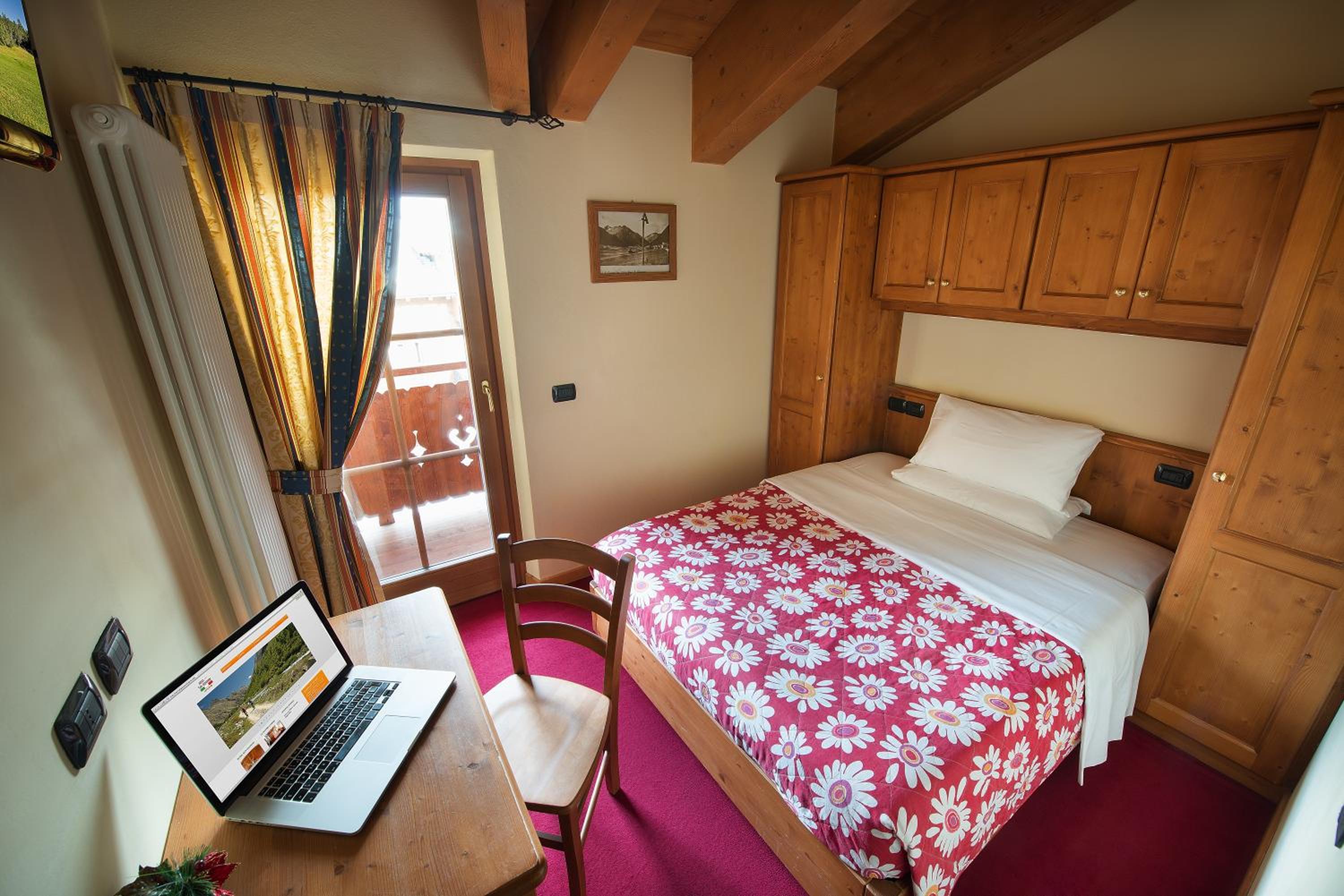 Single Room photo 3