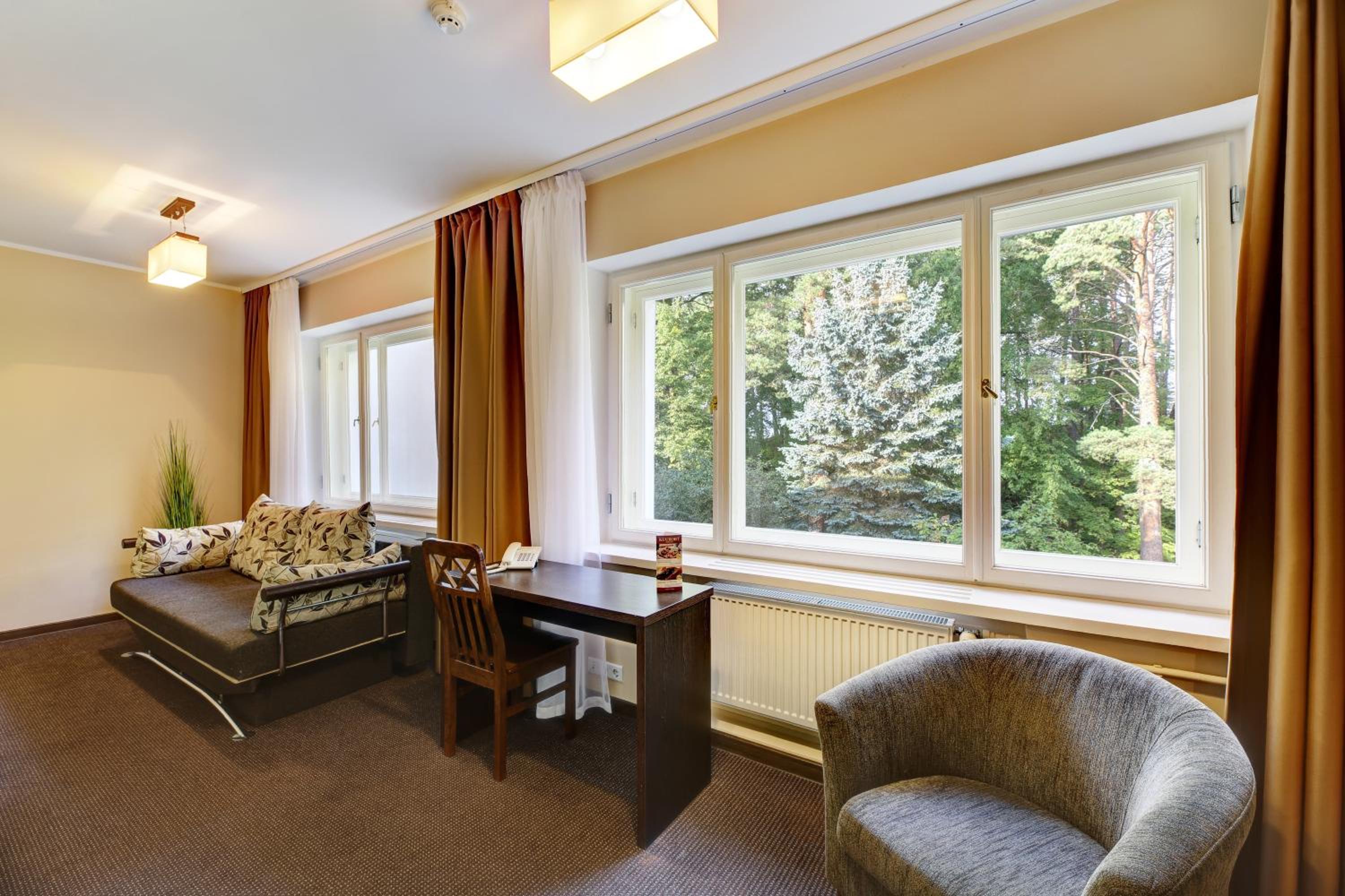 Deluxe Family Room - Photo 1