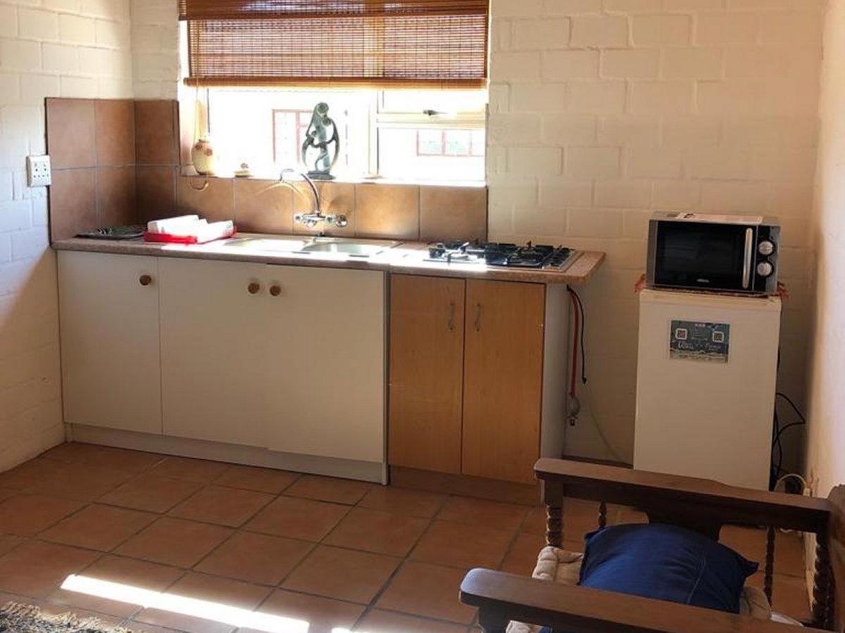 One-Bedroom Apartment - Photo 3