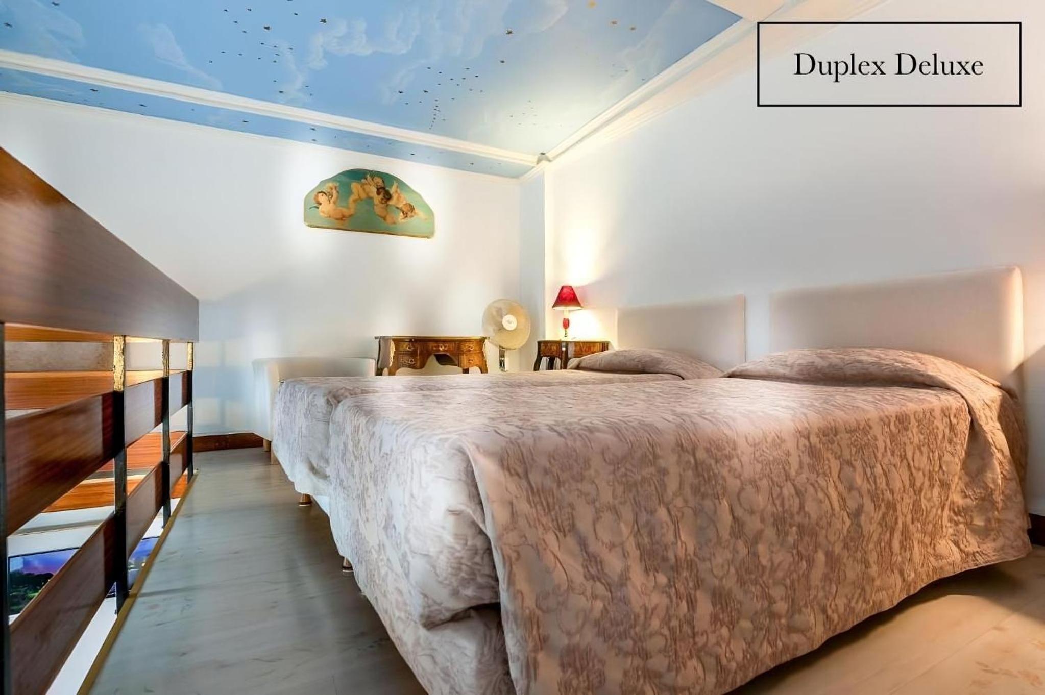 Duplex Deluxe Family Room photo 3