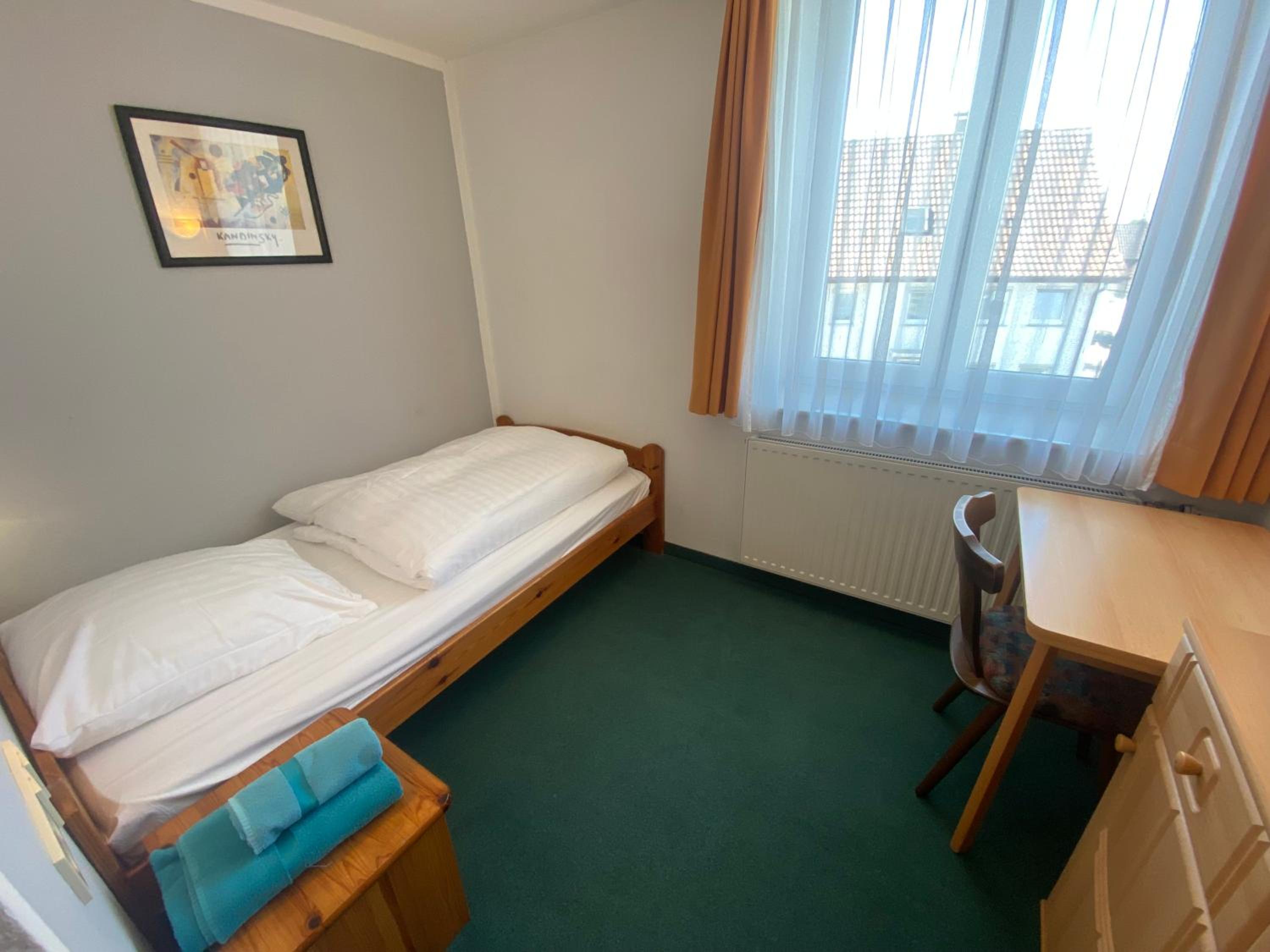 Single Room photo 3