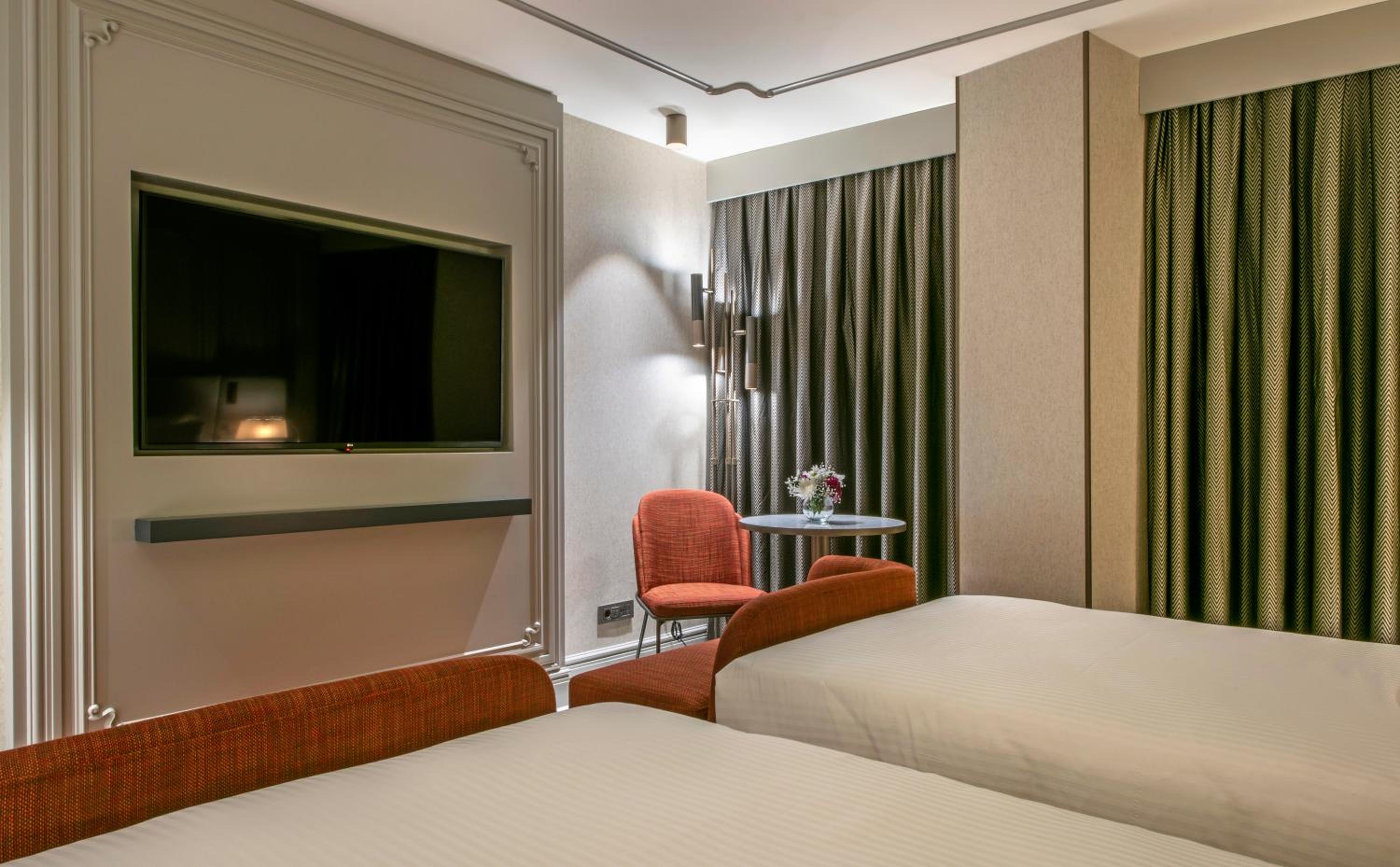 Deluxe Twin Room photo 2