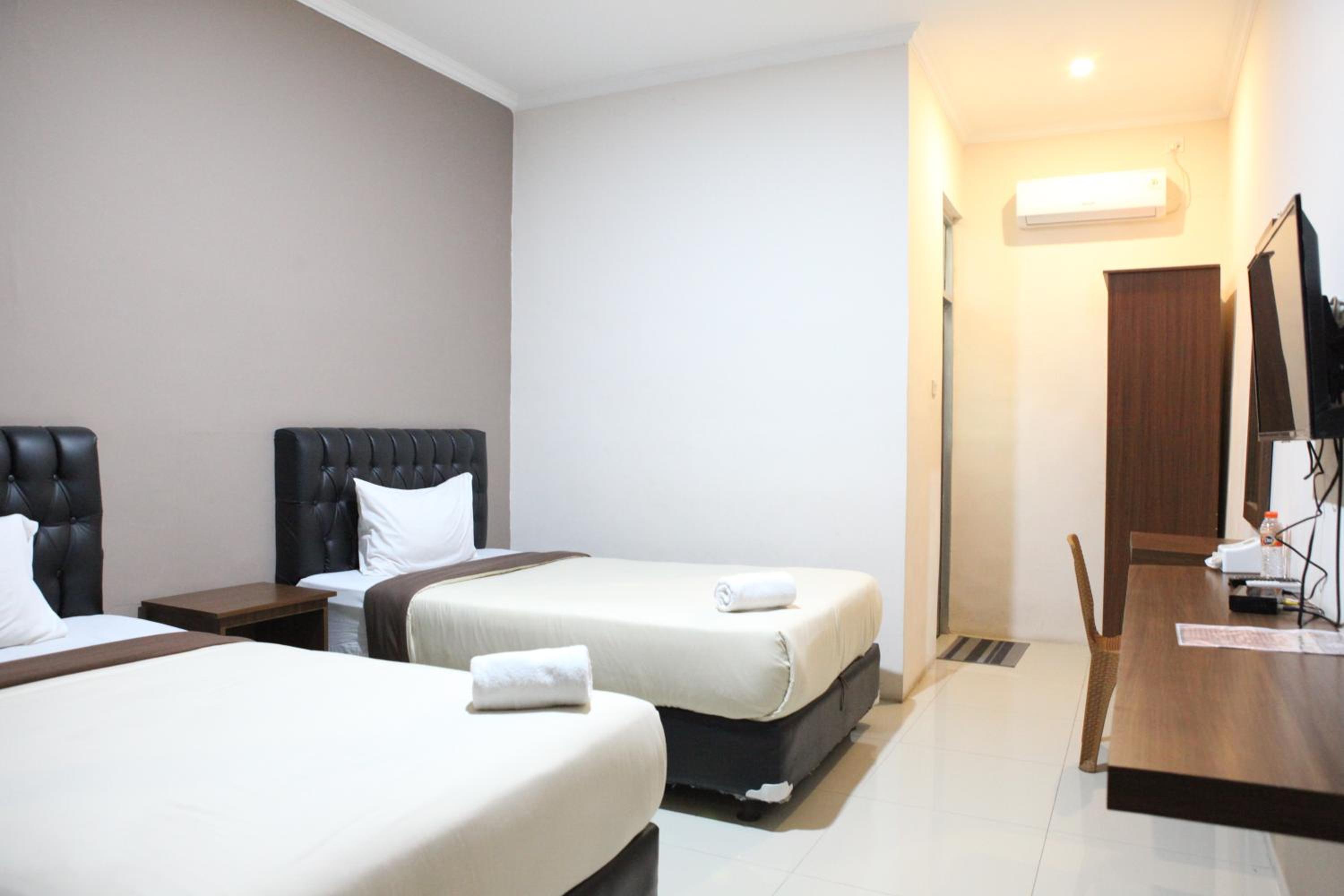 Deluxe Double or Twin Room - Photo 7