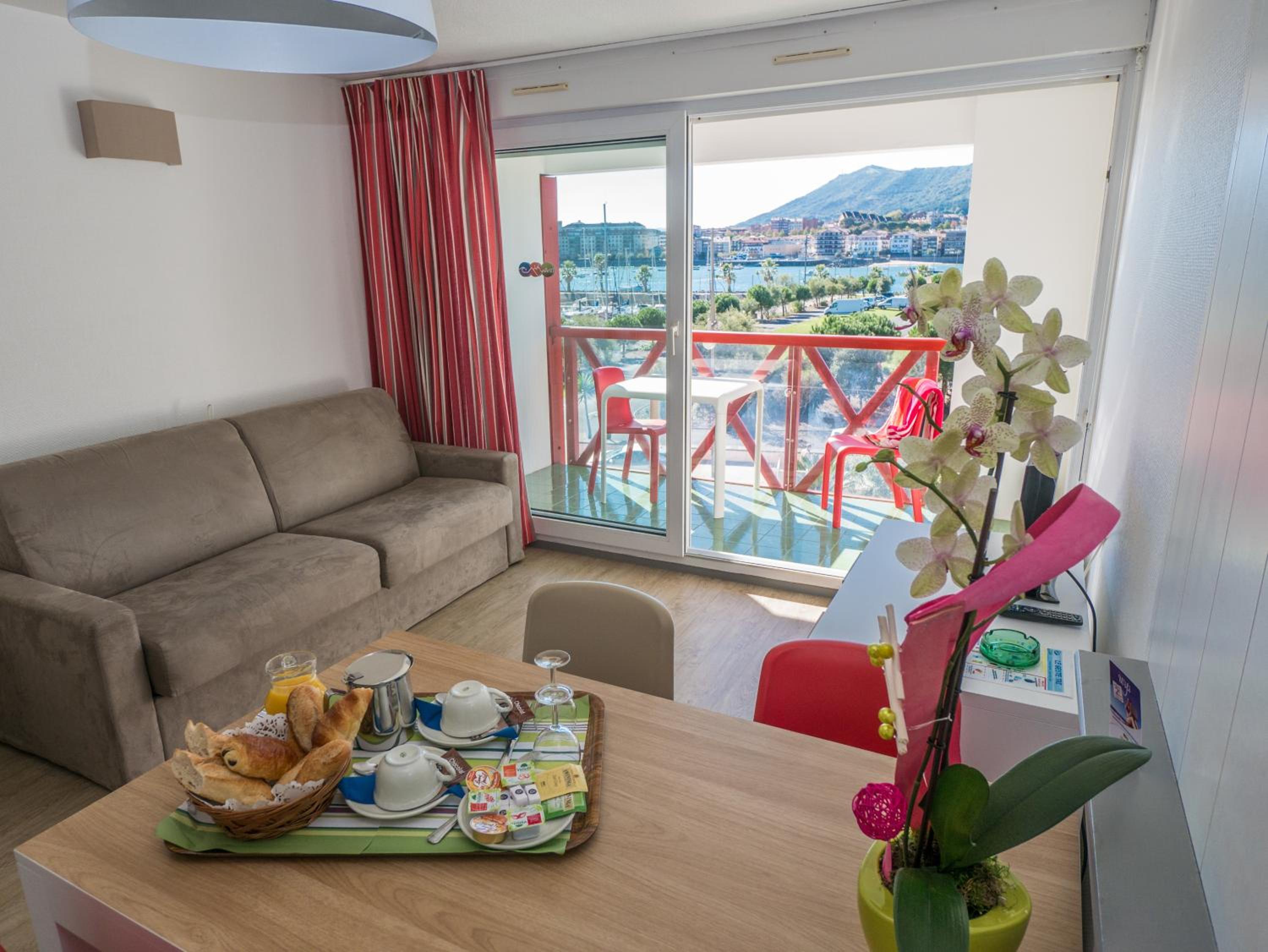 One-Bedroom Apartment (4 adults) - Harbor or pool side