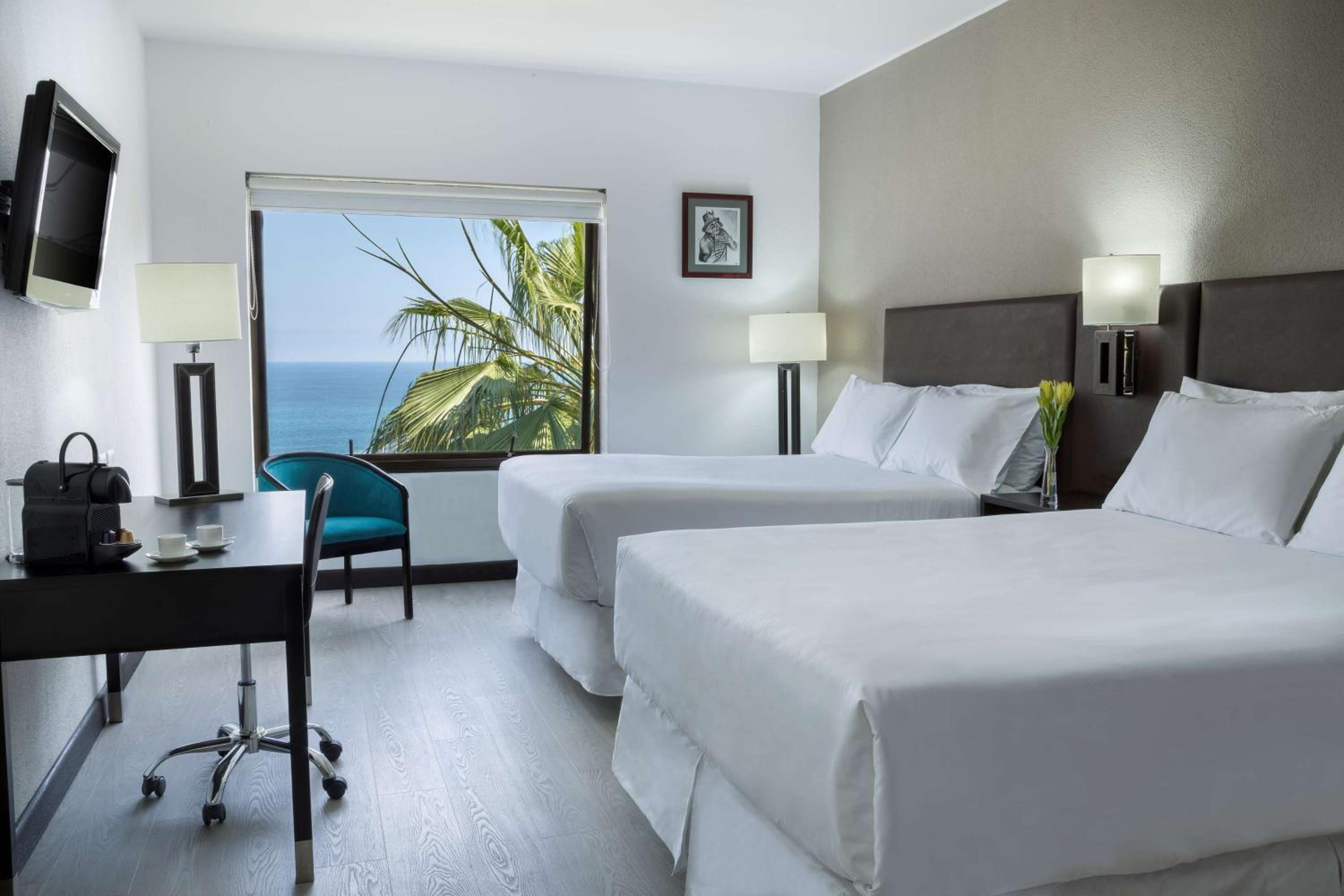 Superior Double or Twin Room with View - Photo 1