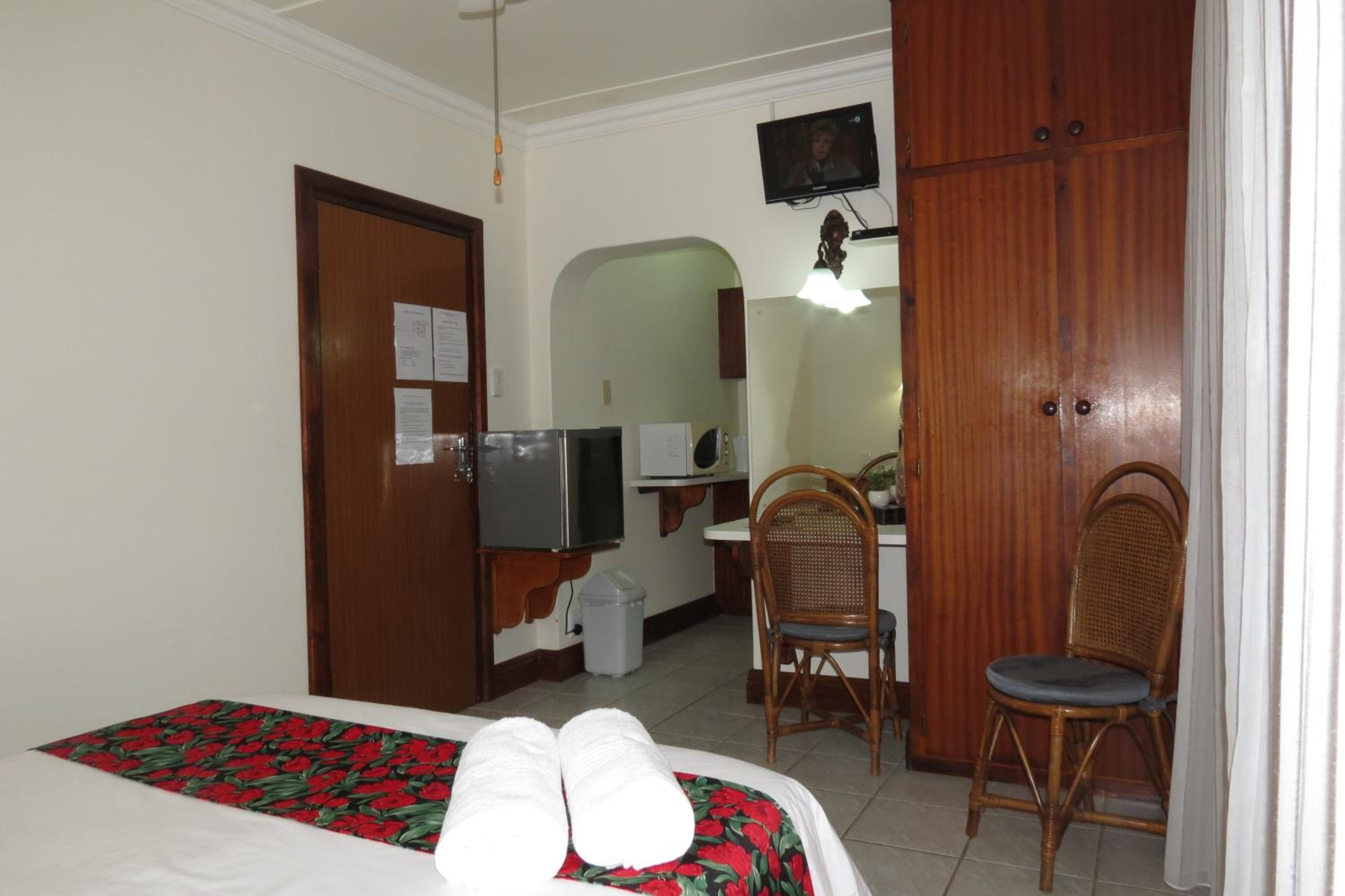 Double Room - Photo 3