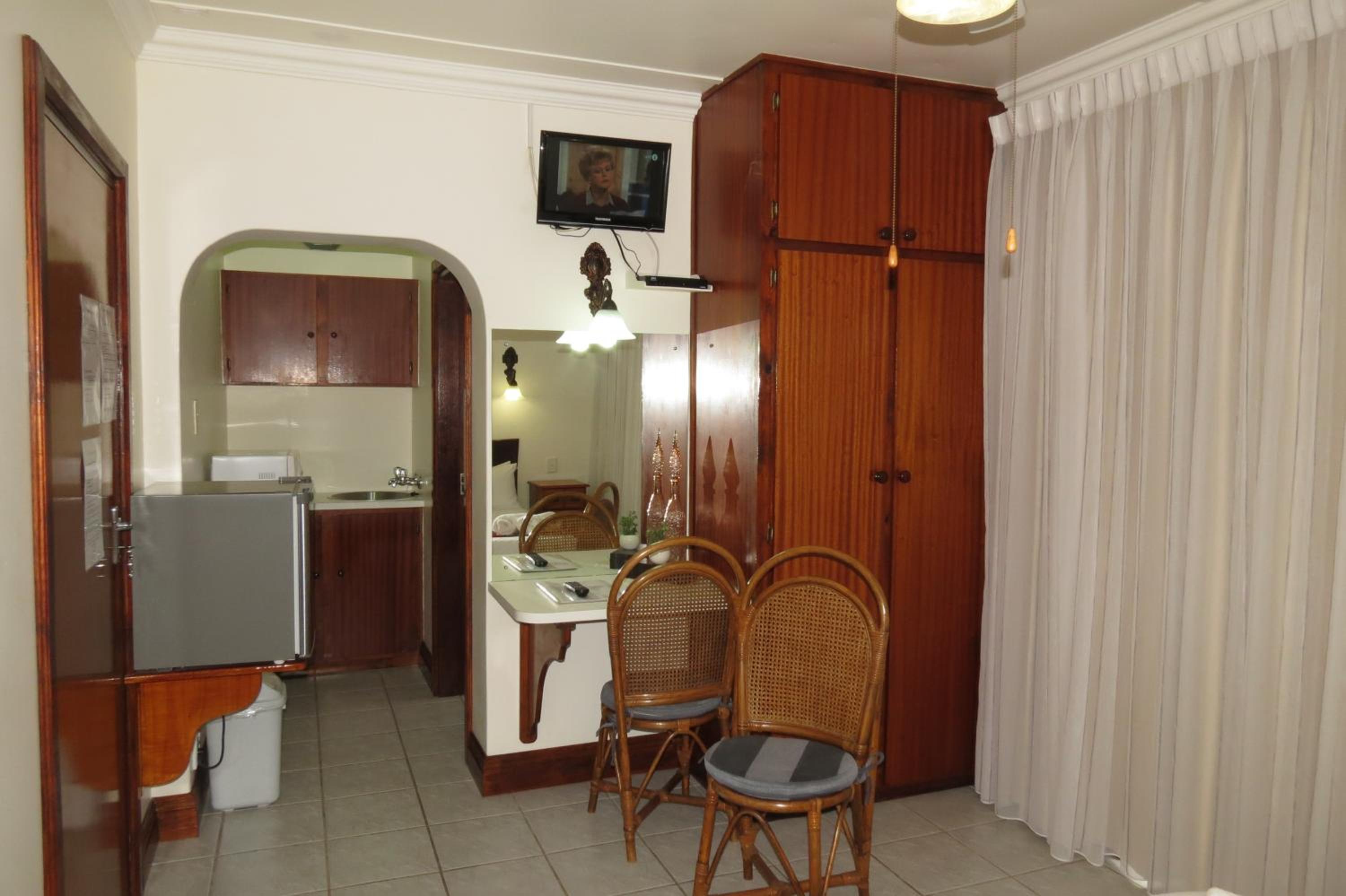Double Room - Photo 11