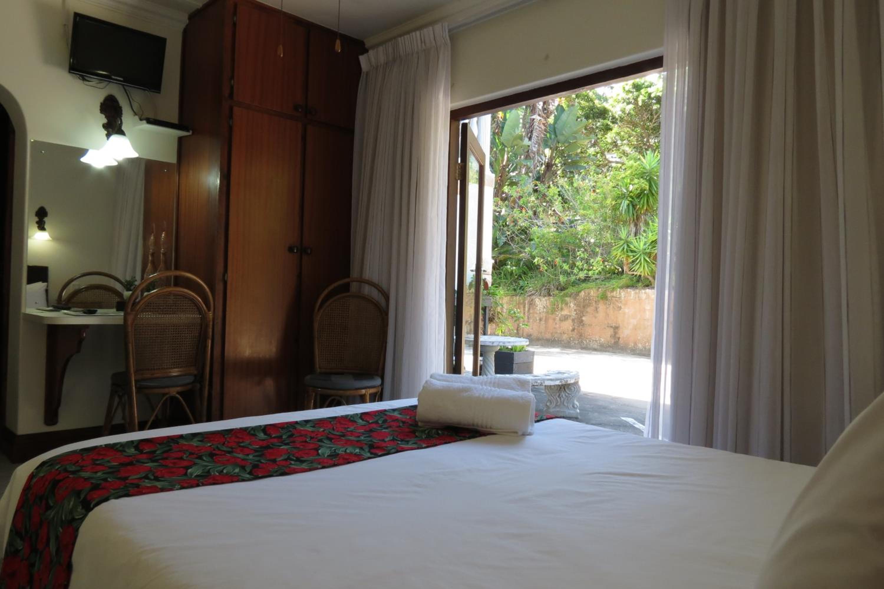 Double Room - Photo 4