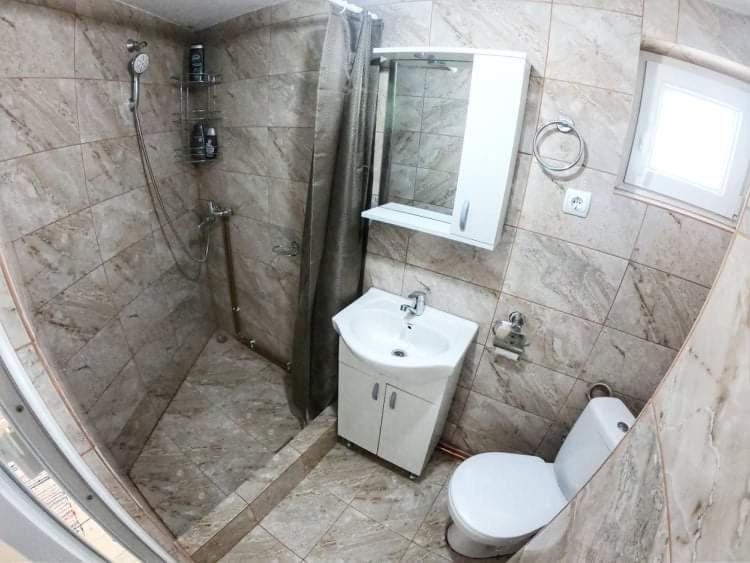 Two-Bedroom House - Photo 4