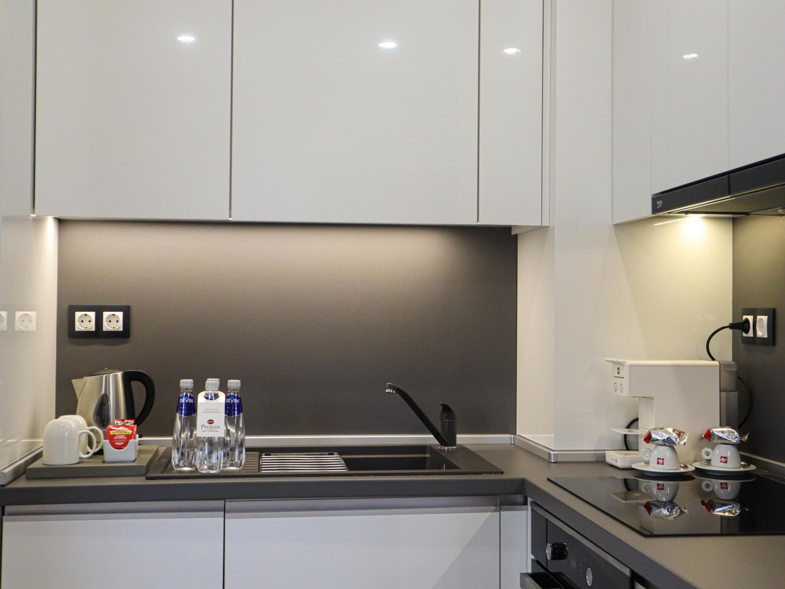 Deluxe Two-Bedroom Apartment with Balcony - Photo 4