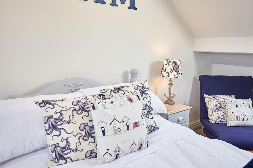 Two-Bedroom House photo 2