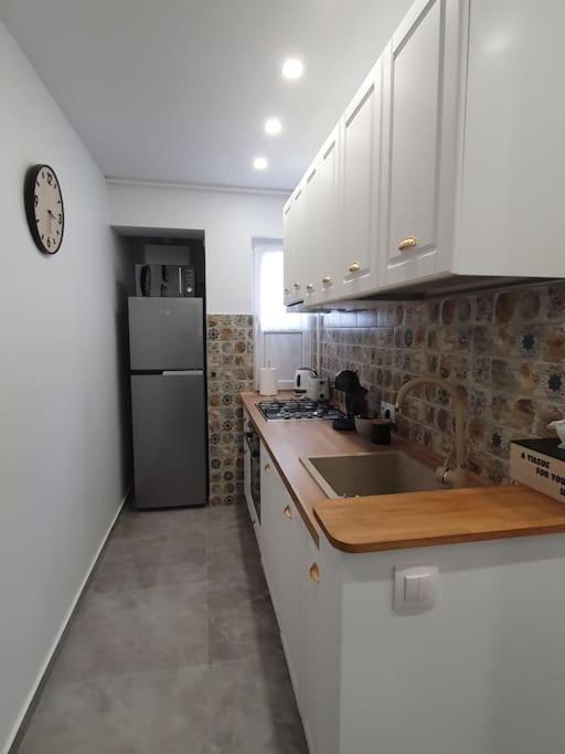 One-Bedroom Apartment - Photo 4