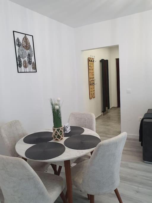 One-Bedroom Apartment - Photo 15