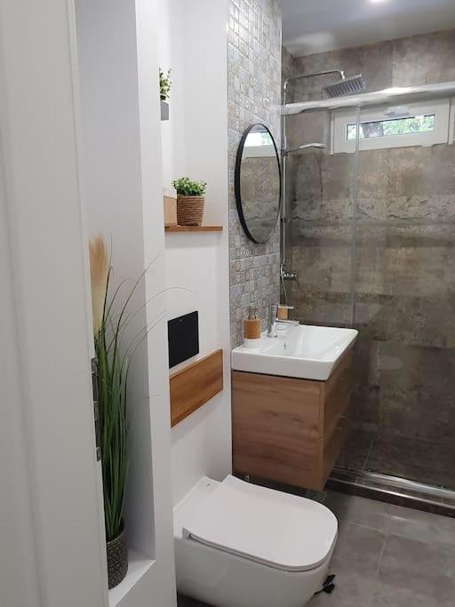 One-Bedroom Apartment - Photo 17