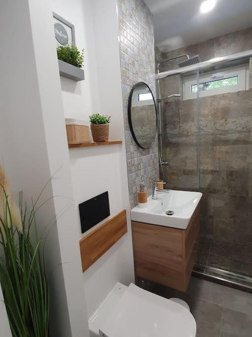 One-Bedroom Apartment - Photo 21