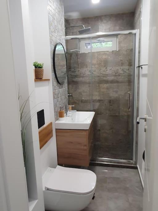 One-Bedroom Apartment - Photo 25
