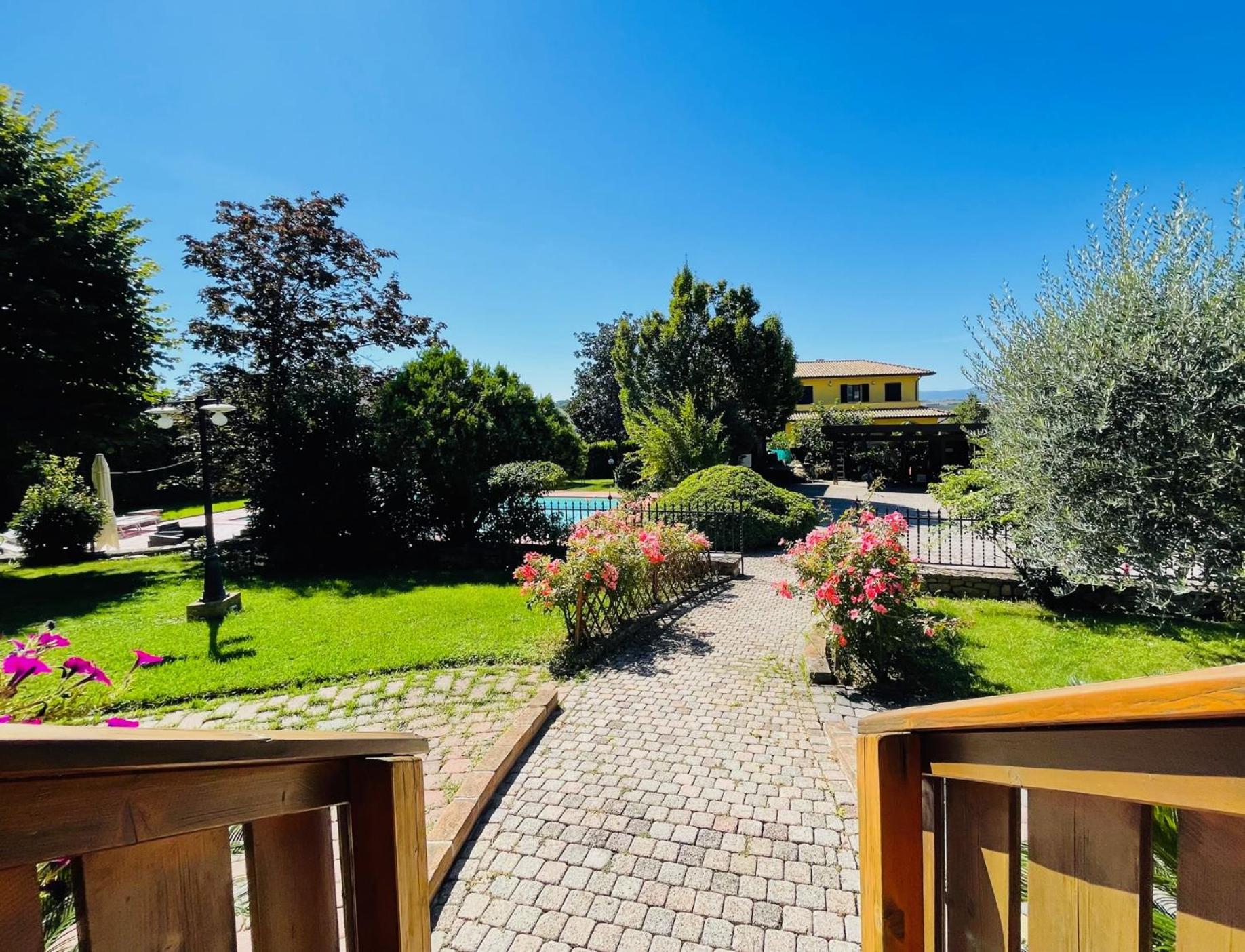 Villa photo 3