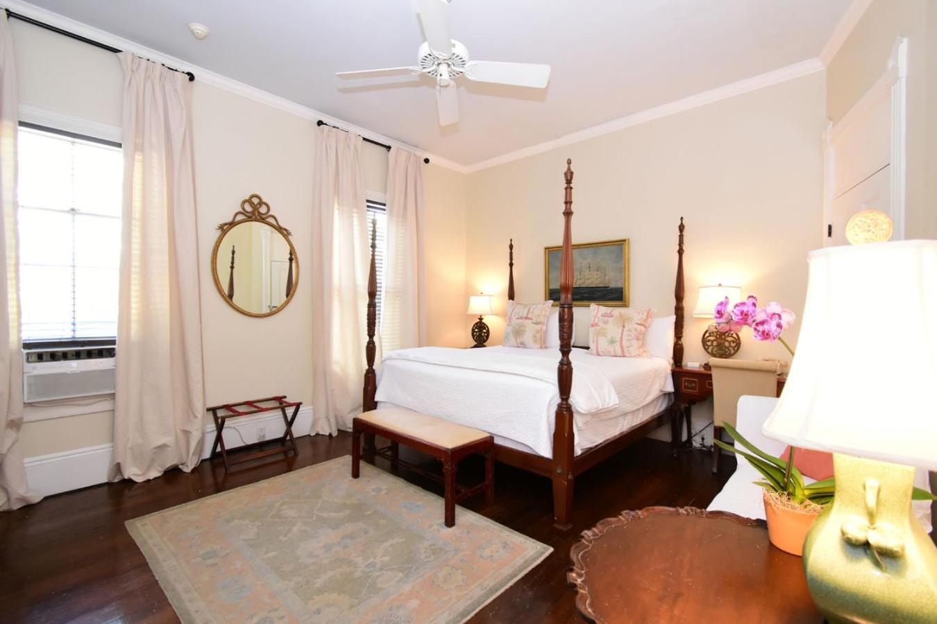 Deluxe King Room - Photo 3