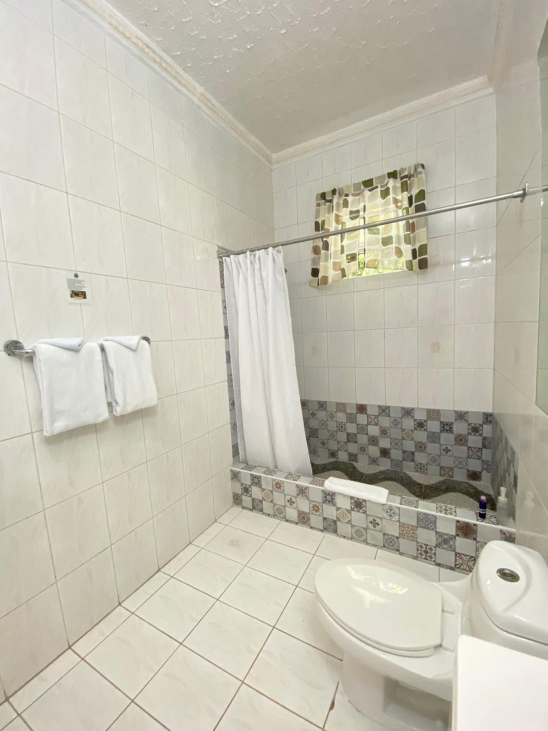 King bedroom with Garden view photo 2
