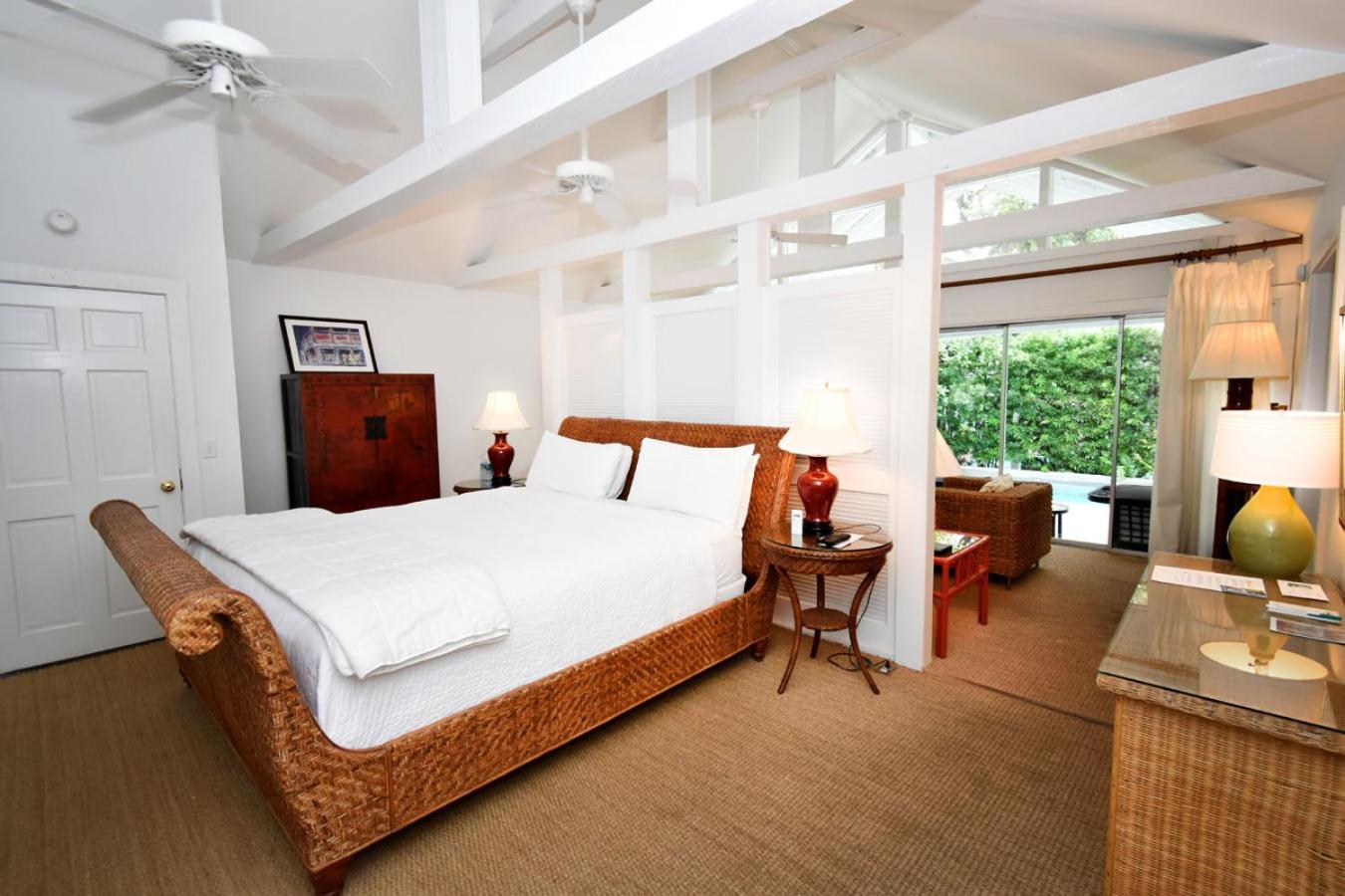 King Suite with Pool View photo 2