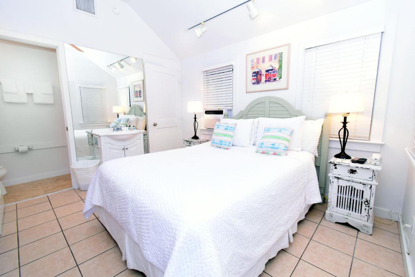 Queen Room - Photo 5