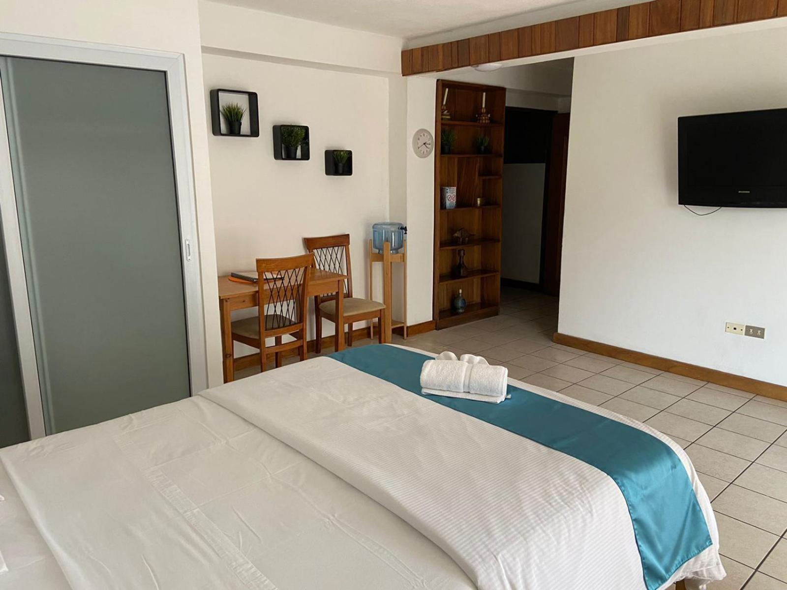 Studio Apartment photo 2