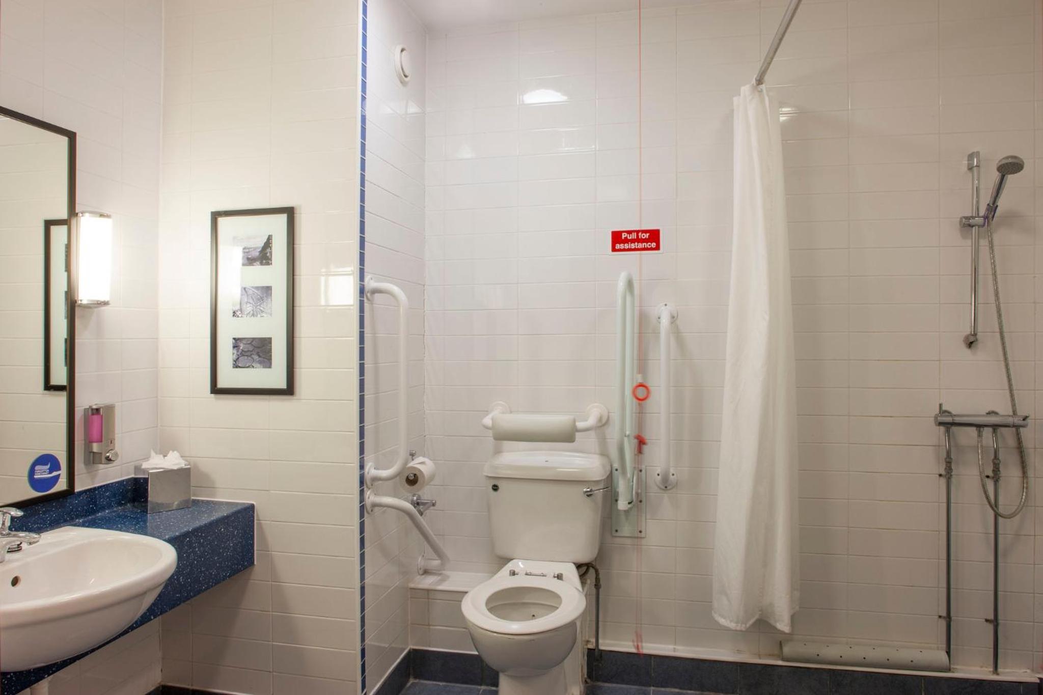 Double Room with Free Hot Breakfast - Accessible - Photo 4