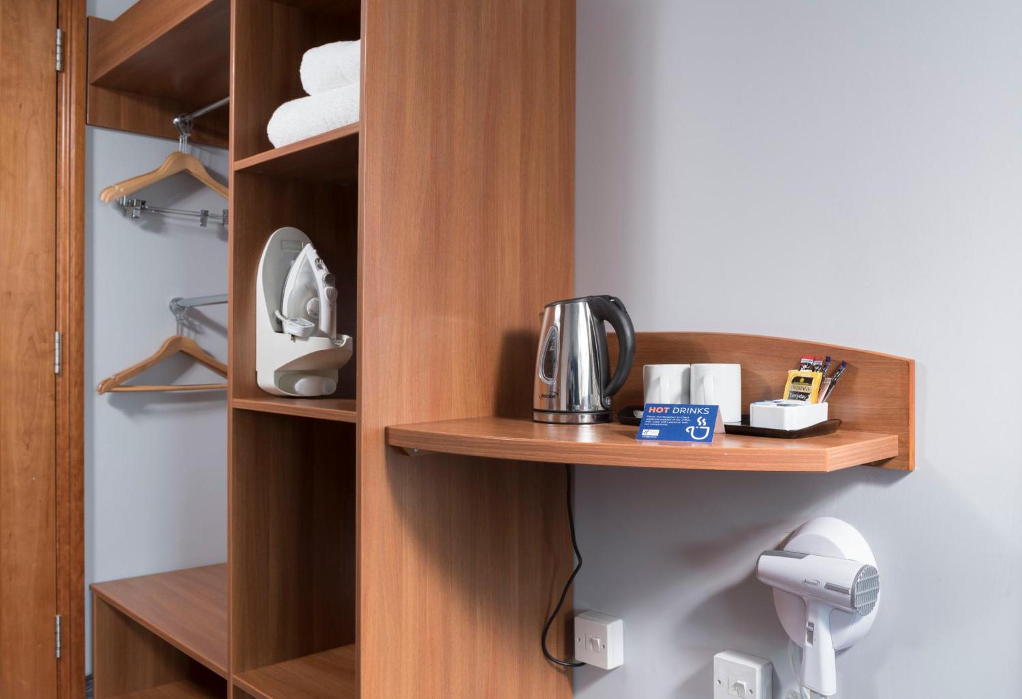 Standard Double Room with Free Hot Breakfast - Photo 8