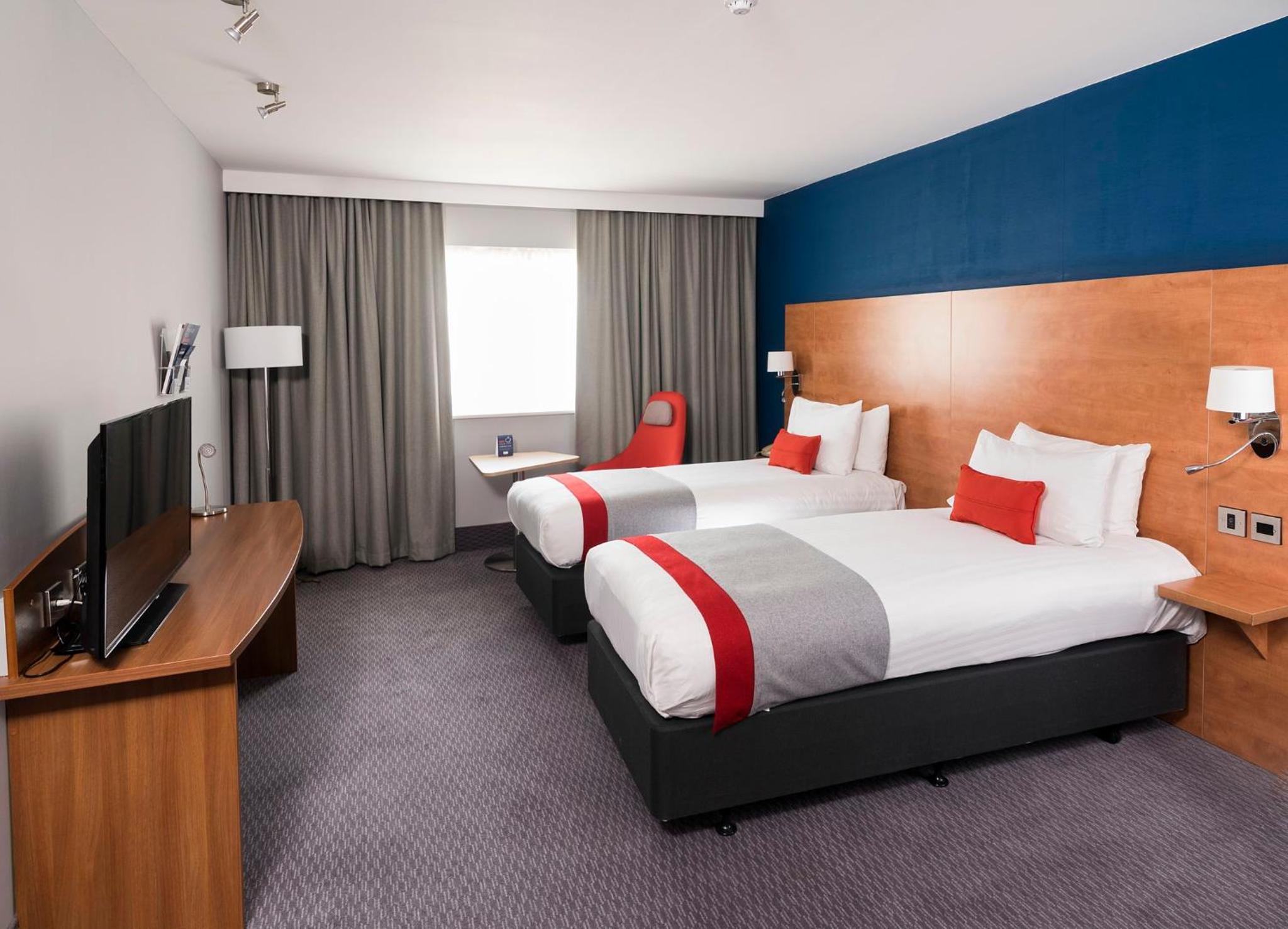 Standard Room with Free Hot Breakfast - Photo 1