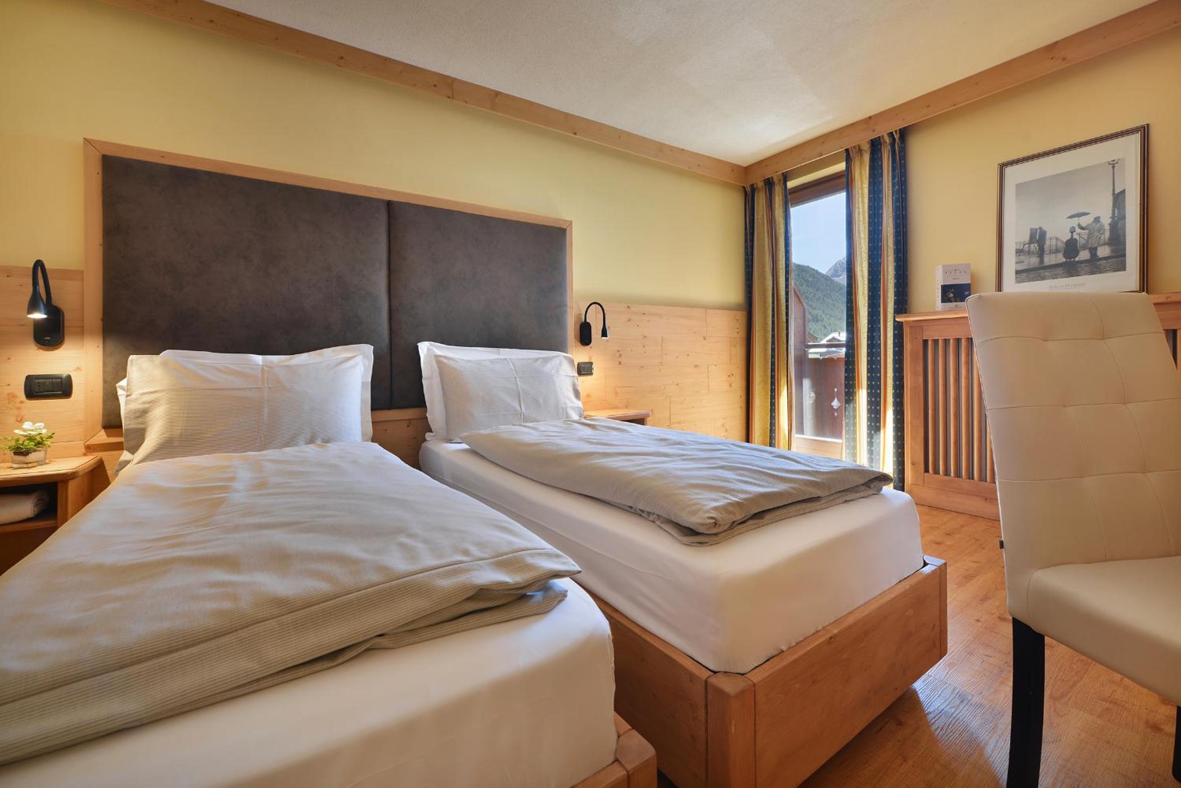 Double or Twin Room - Photo 9