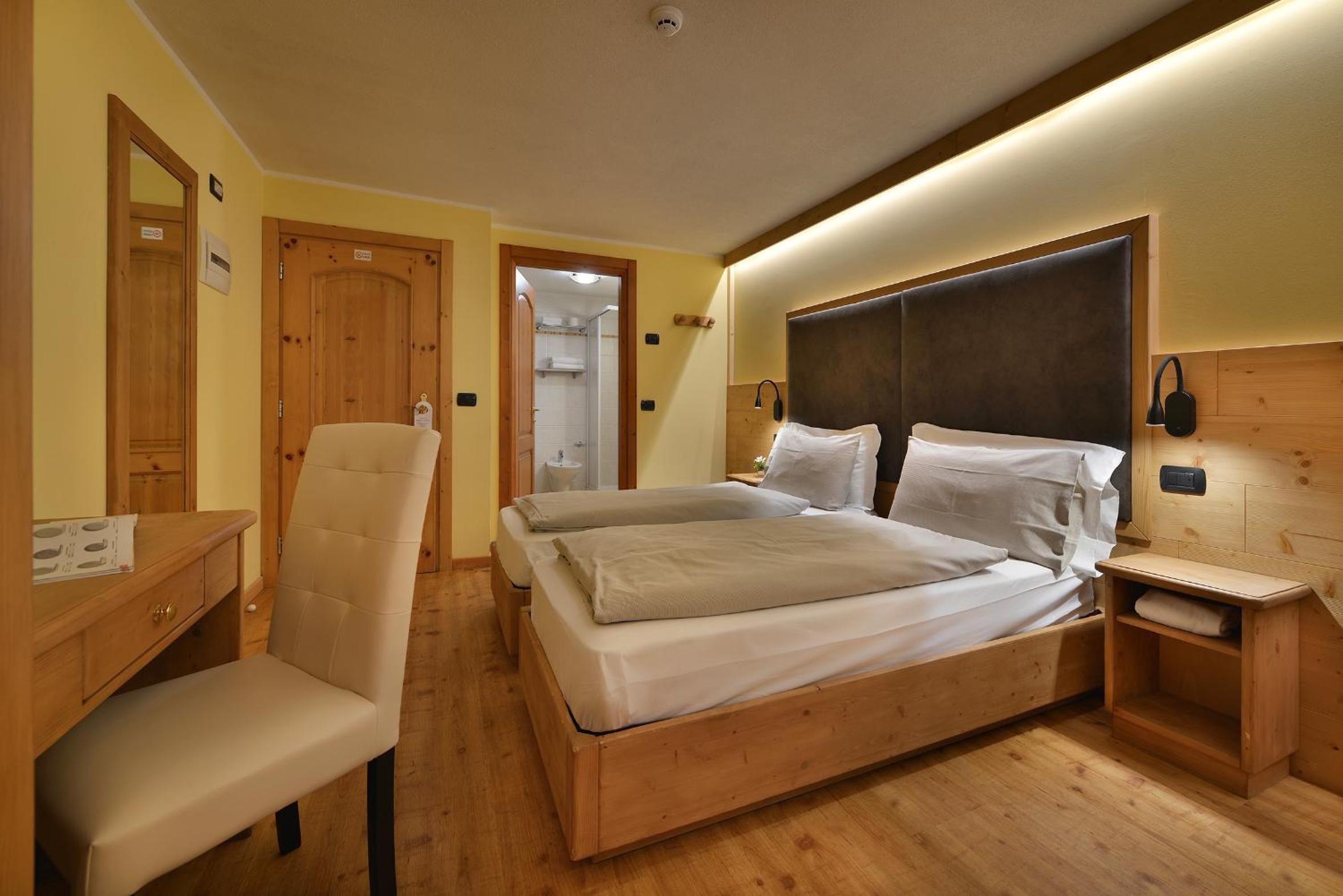 Double or Twin Room - Photo 7