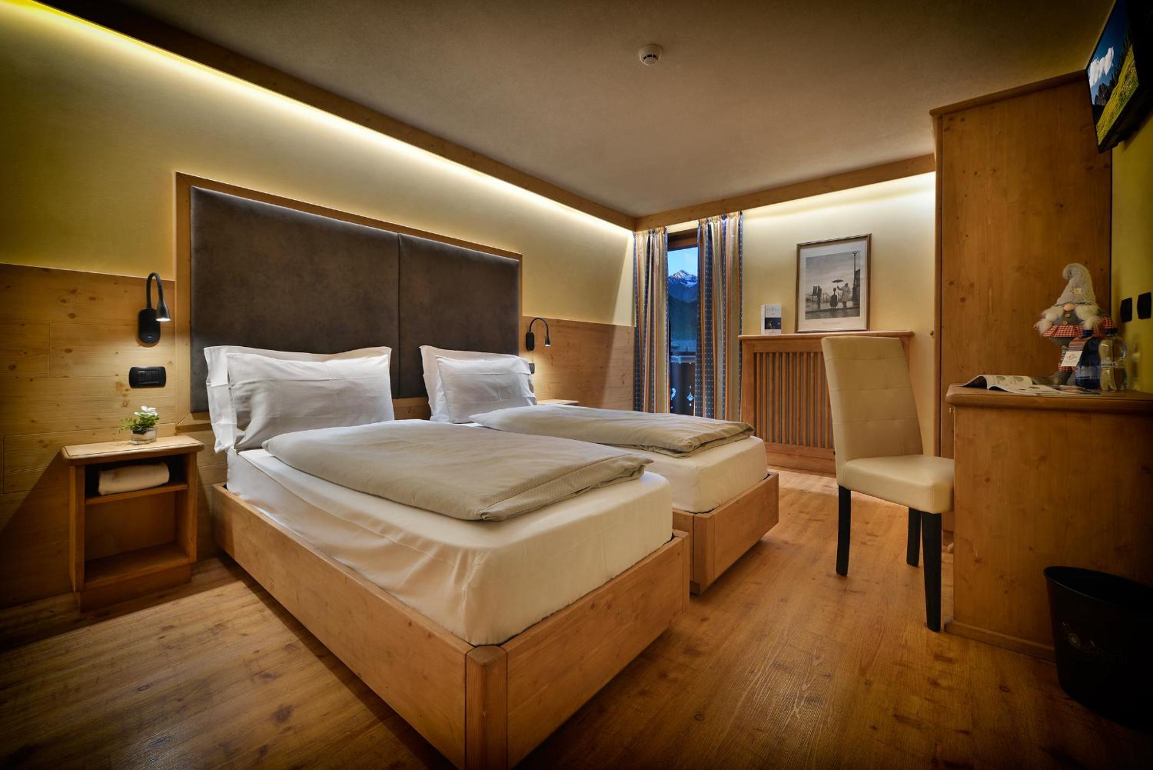 Double or Twin Room - Photo 5