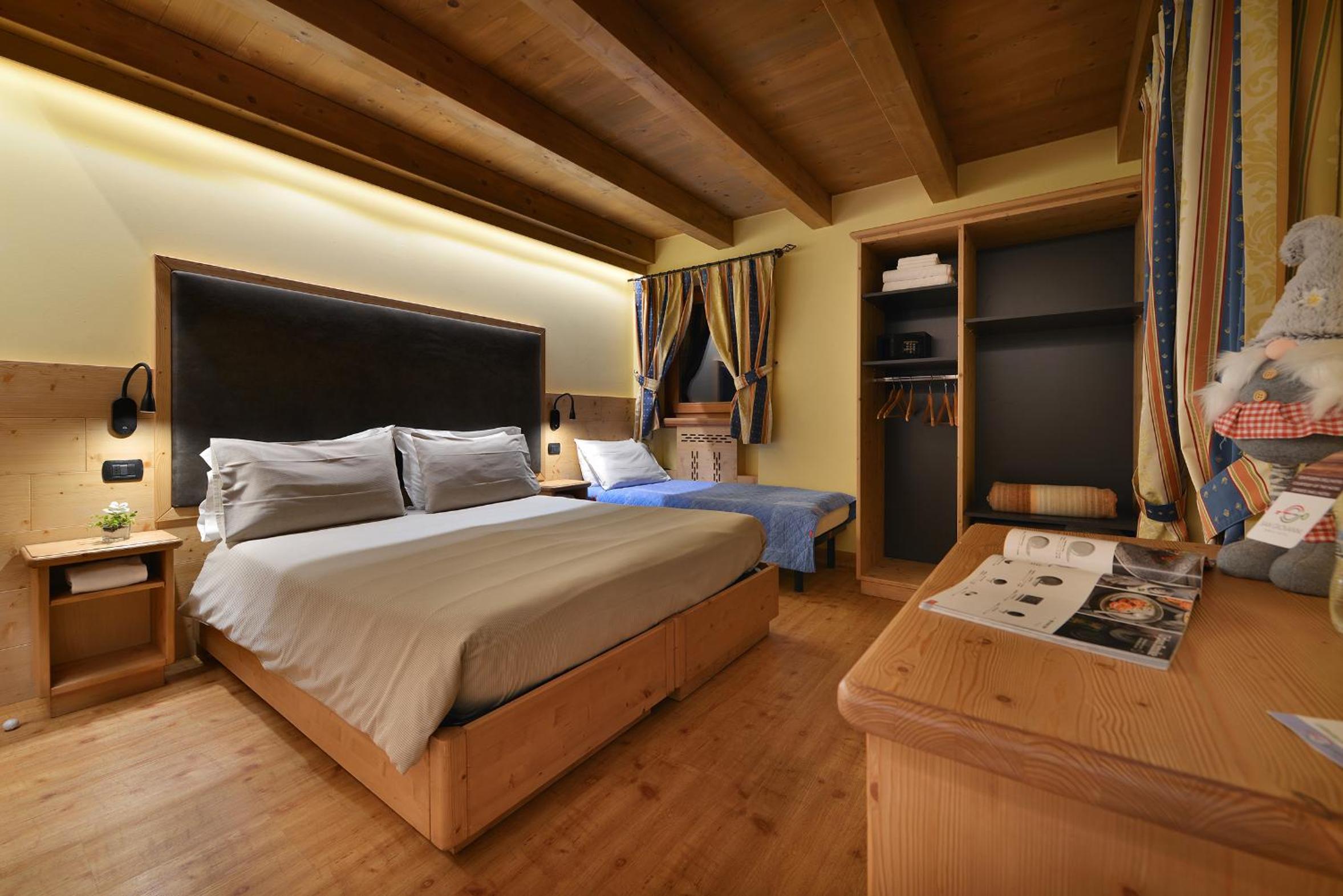 Double or Twin Room - Photo 4