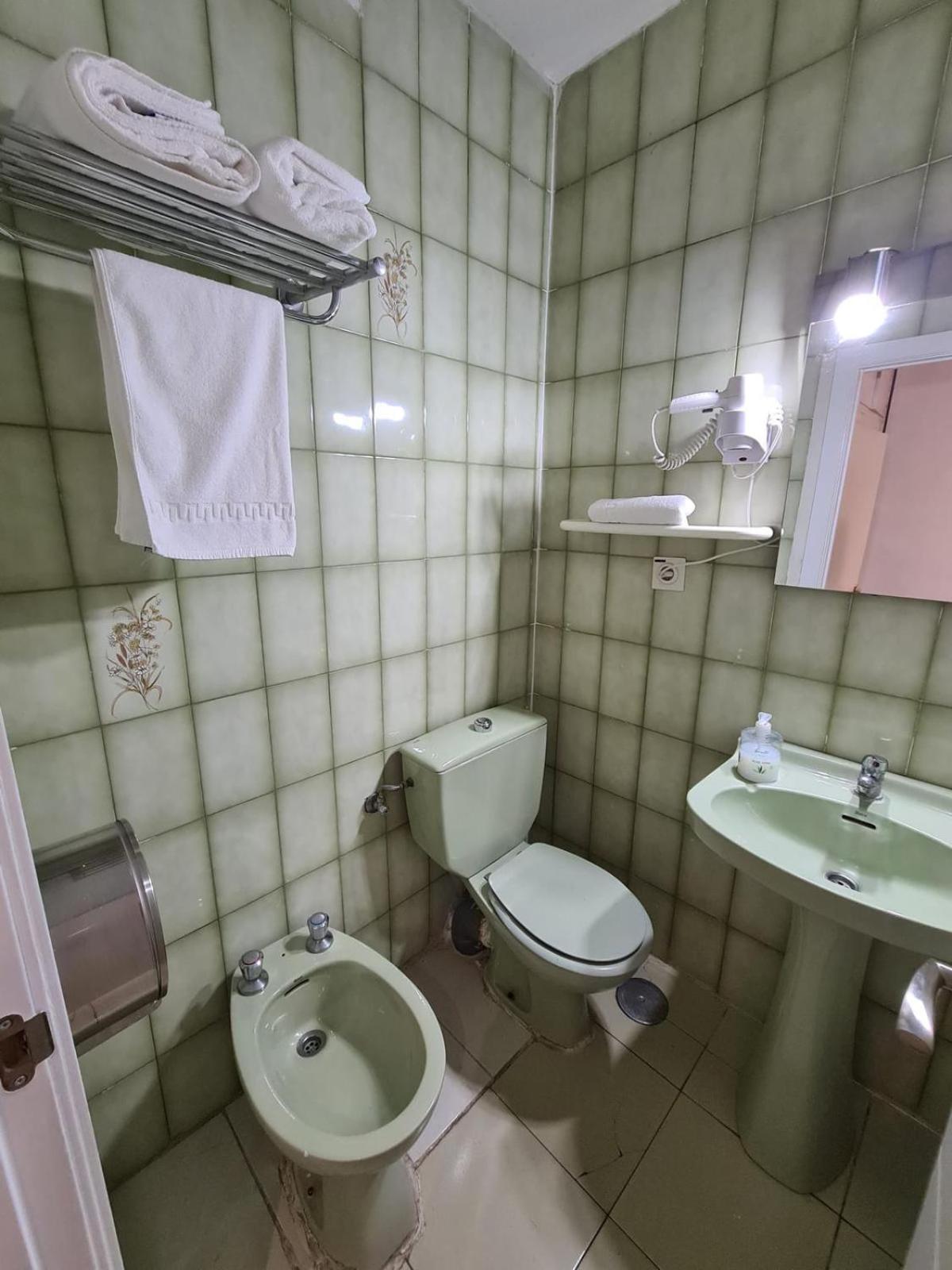 Double or Twin Room - Photo 6