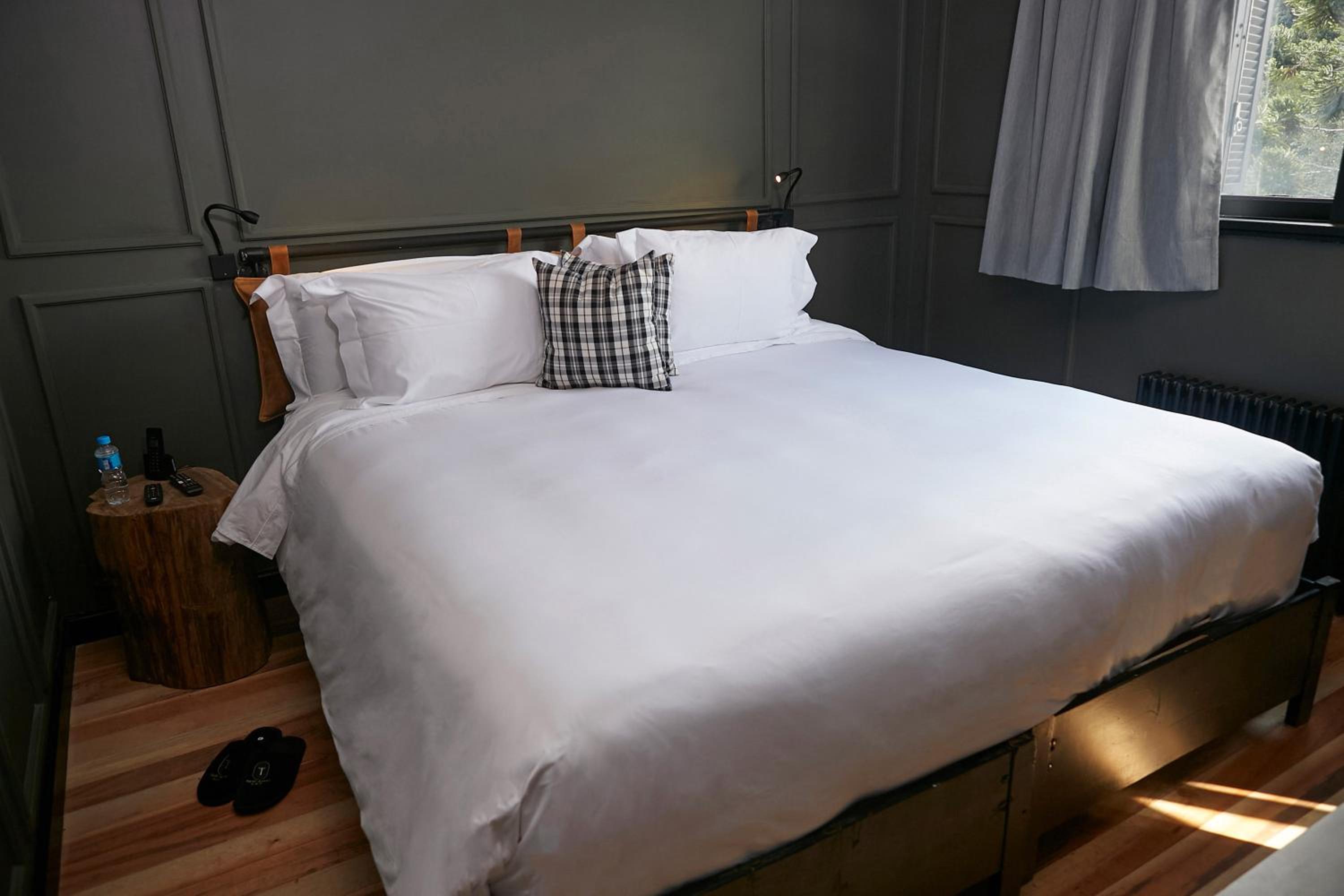 Three-Bedroom Apartment - Photo 3