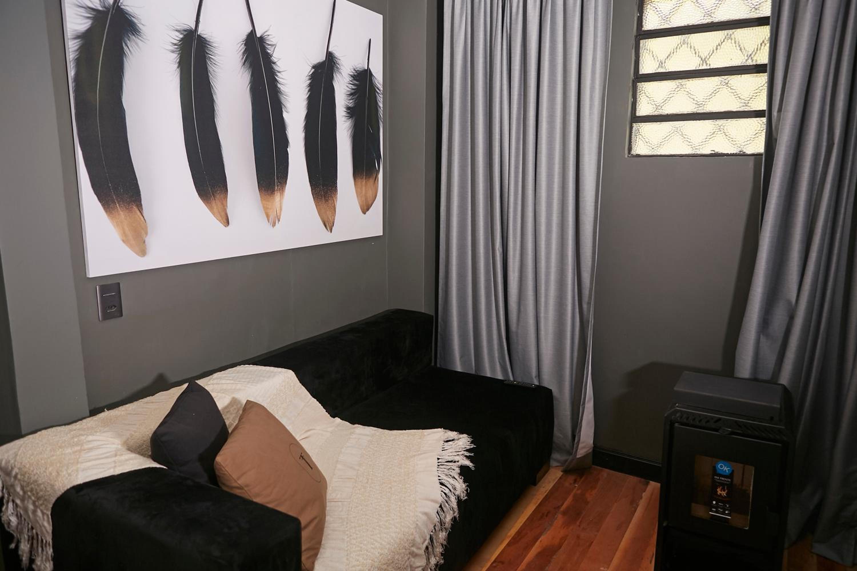 Three-Bedroom Apartment - Photo 4