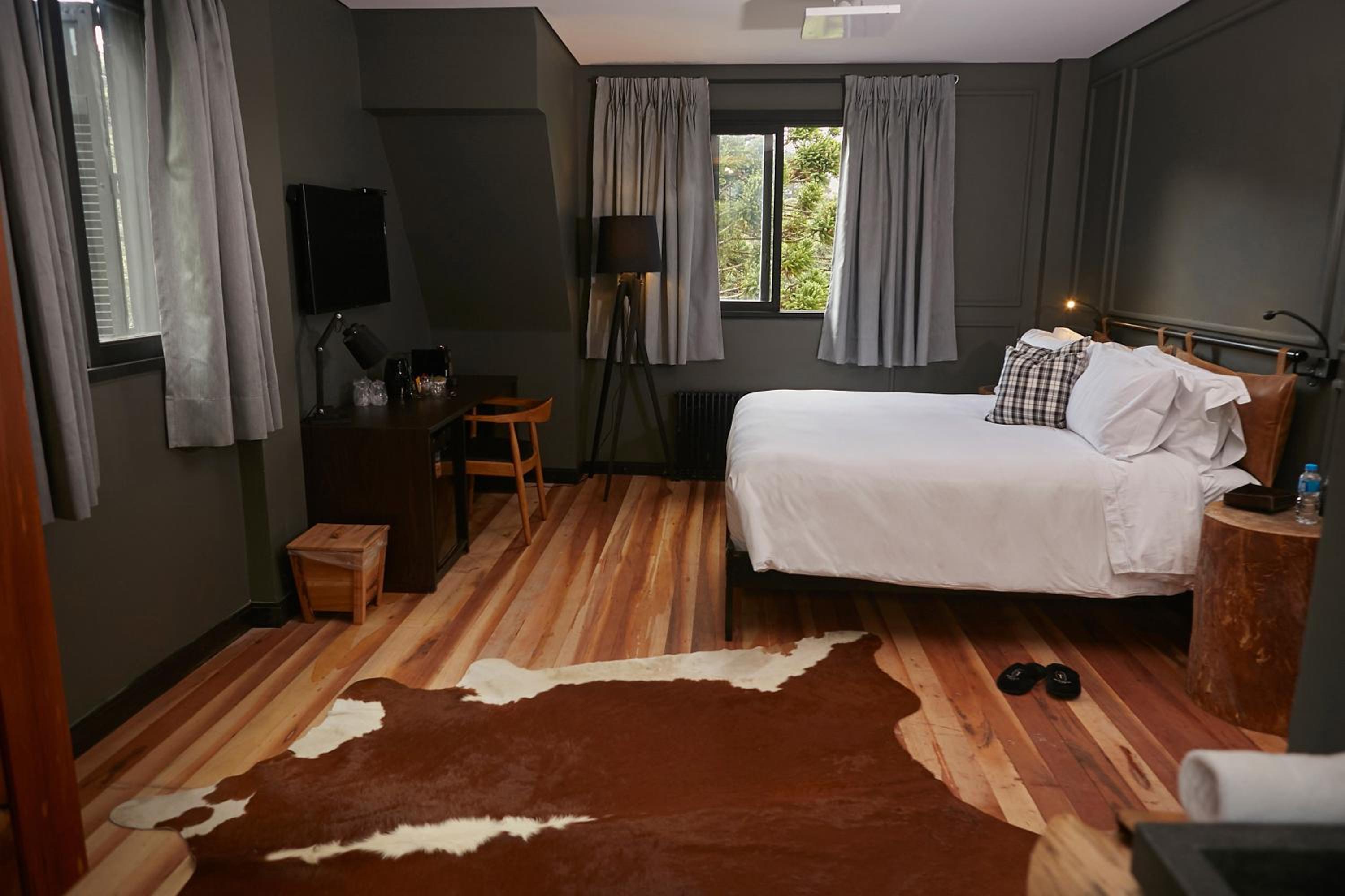 Three-Bedroom Apartment - Photo 1