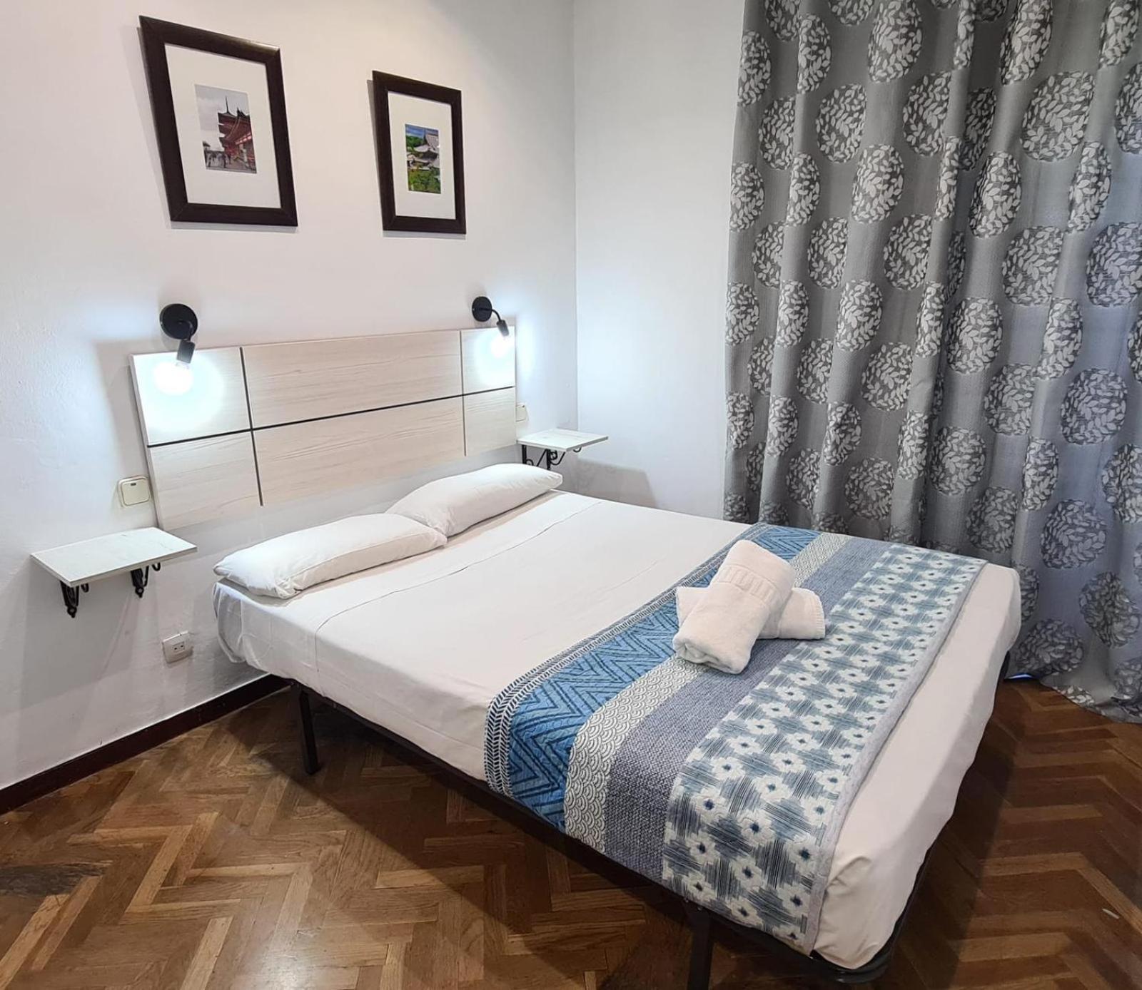 Double or Twin Room - Photo 12