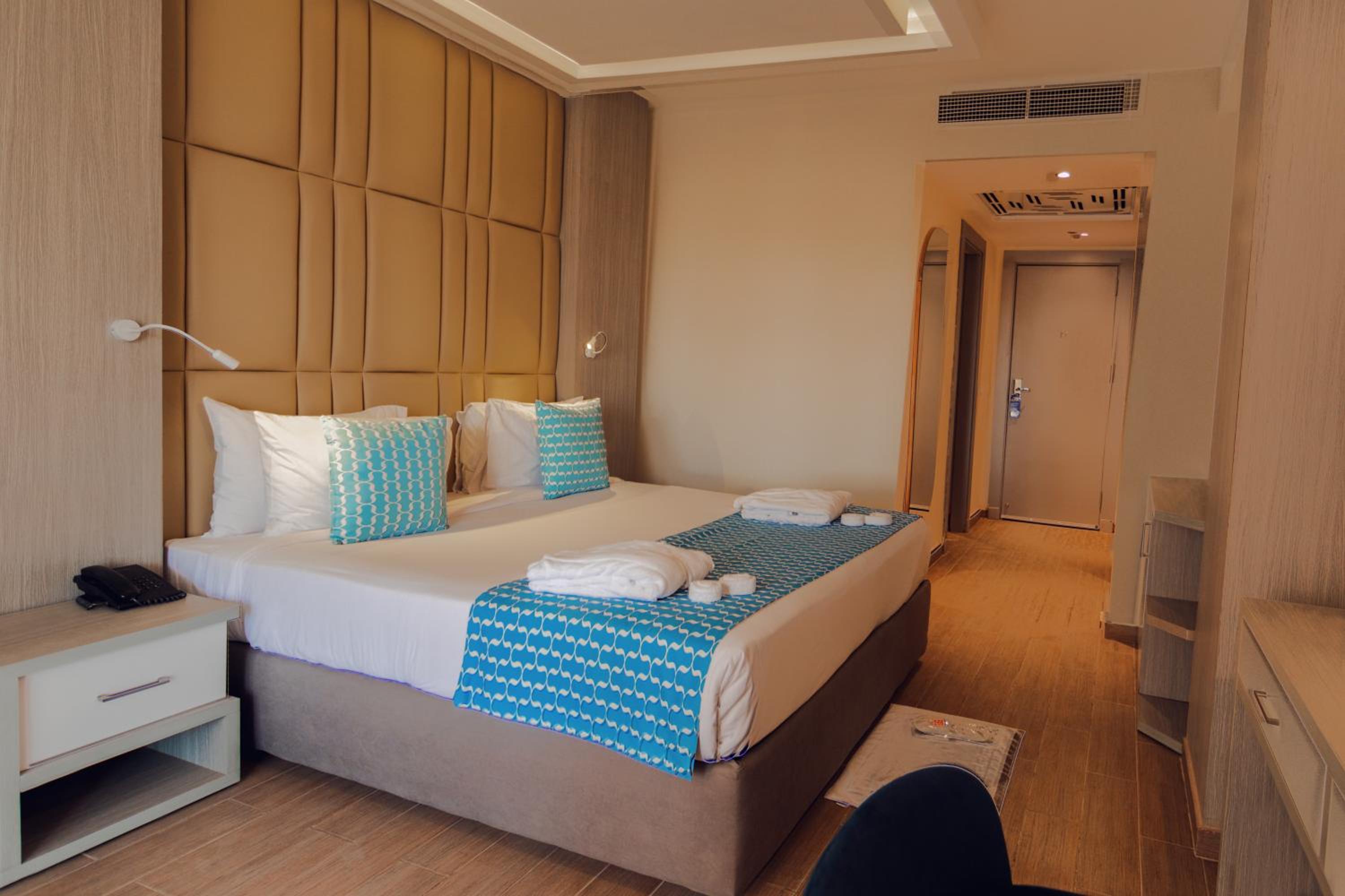 Deluxe Sea View Room - Photo 3