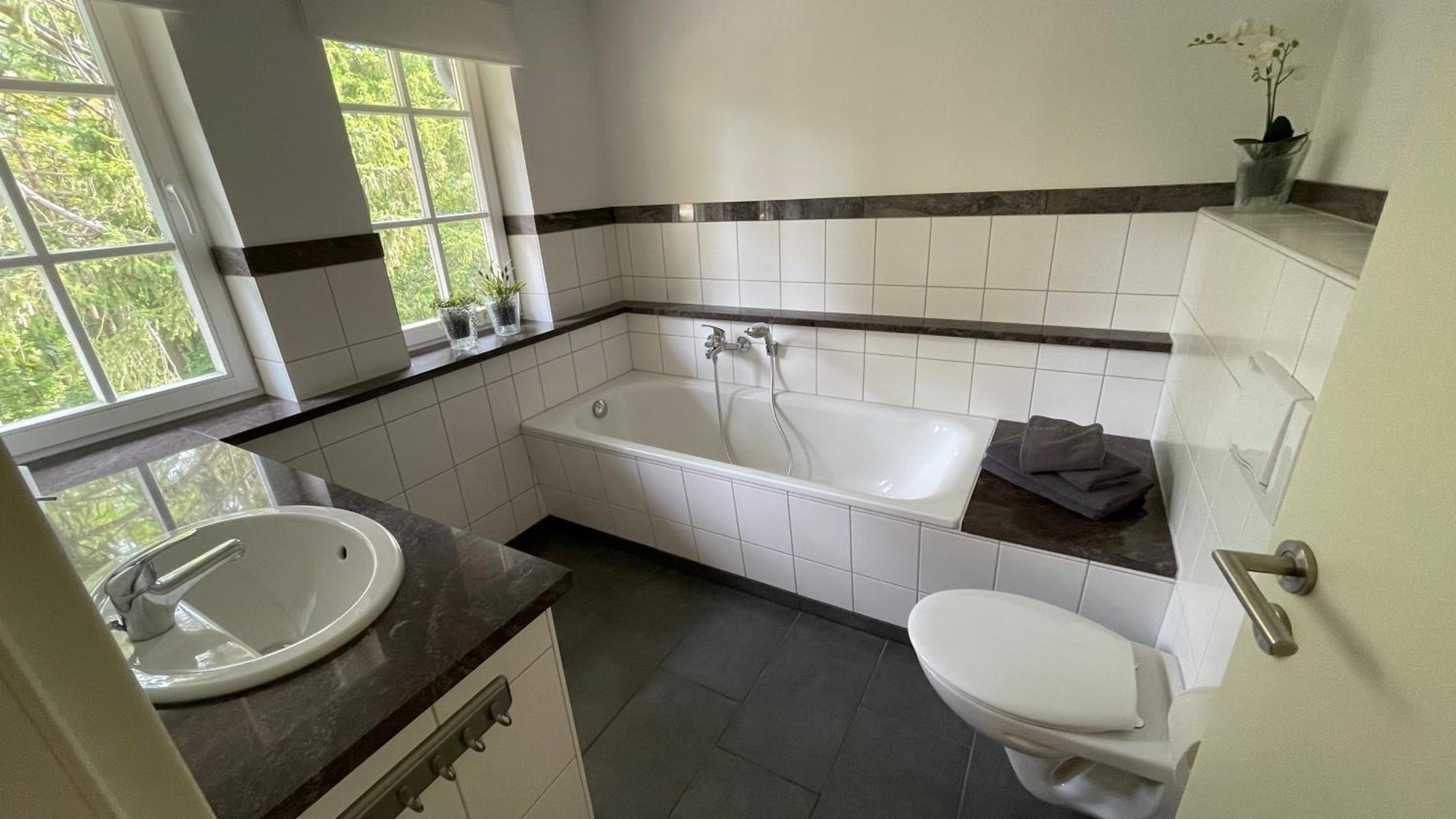 Quadruple Room with Bath photo 3