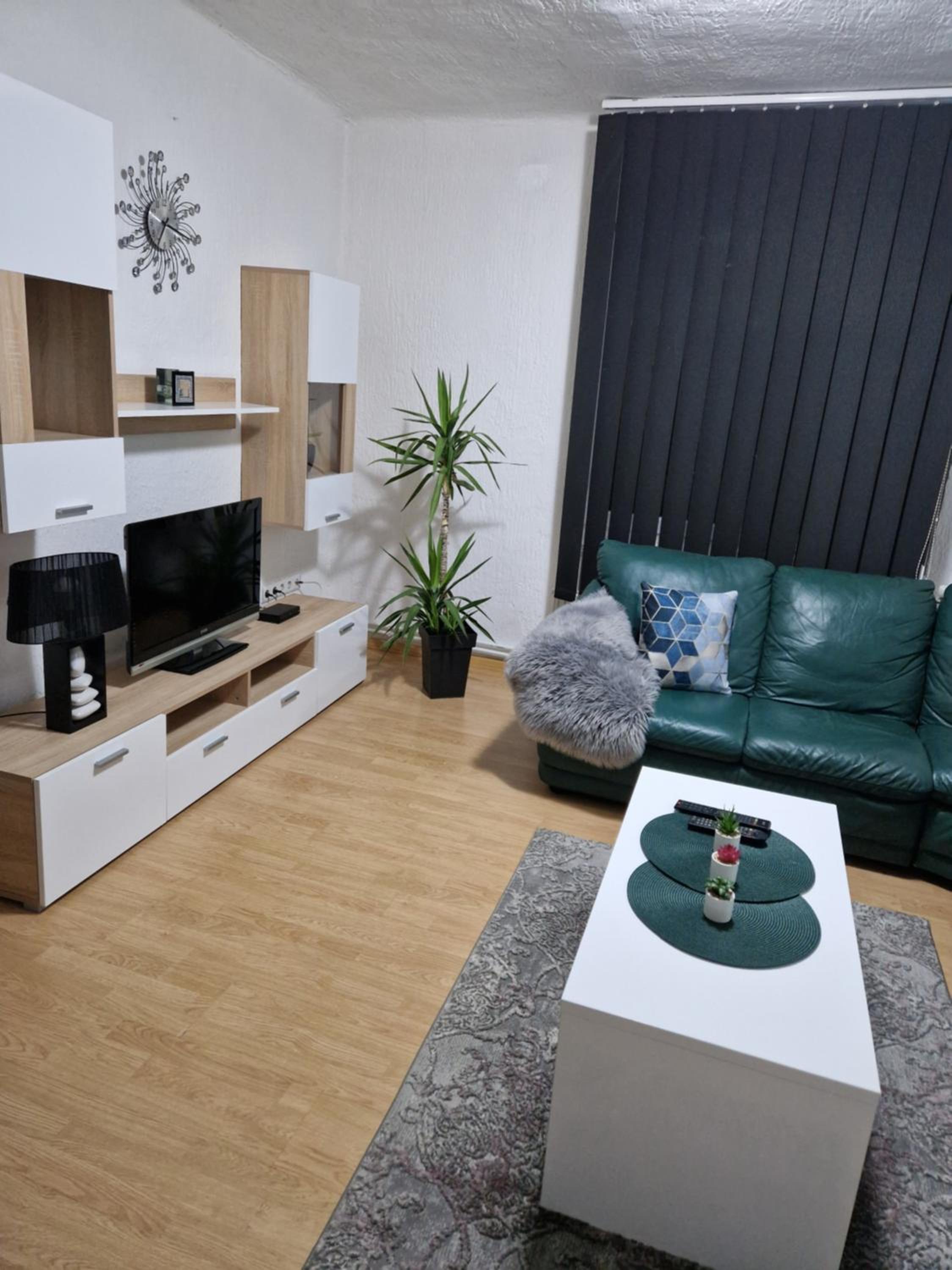 One-Bedroom Apartment photo 1