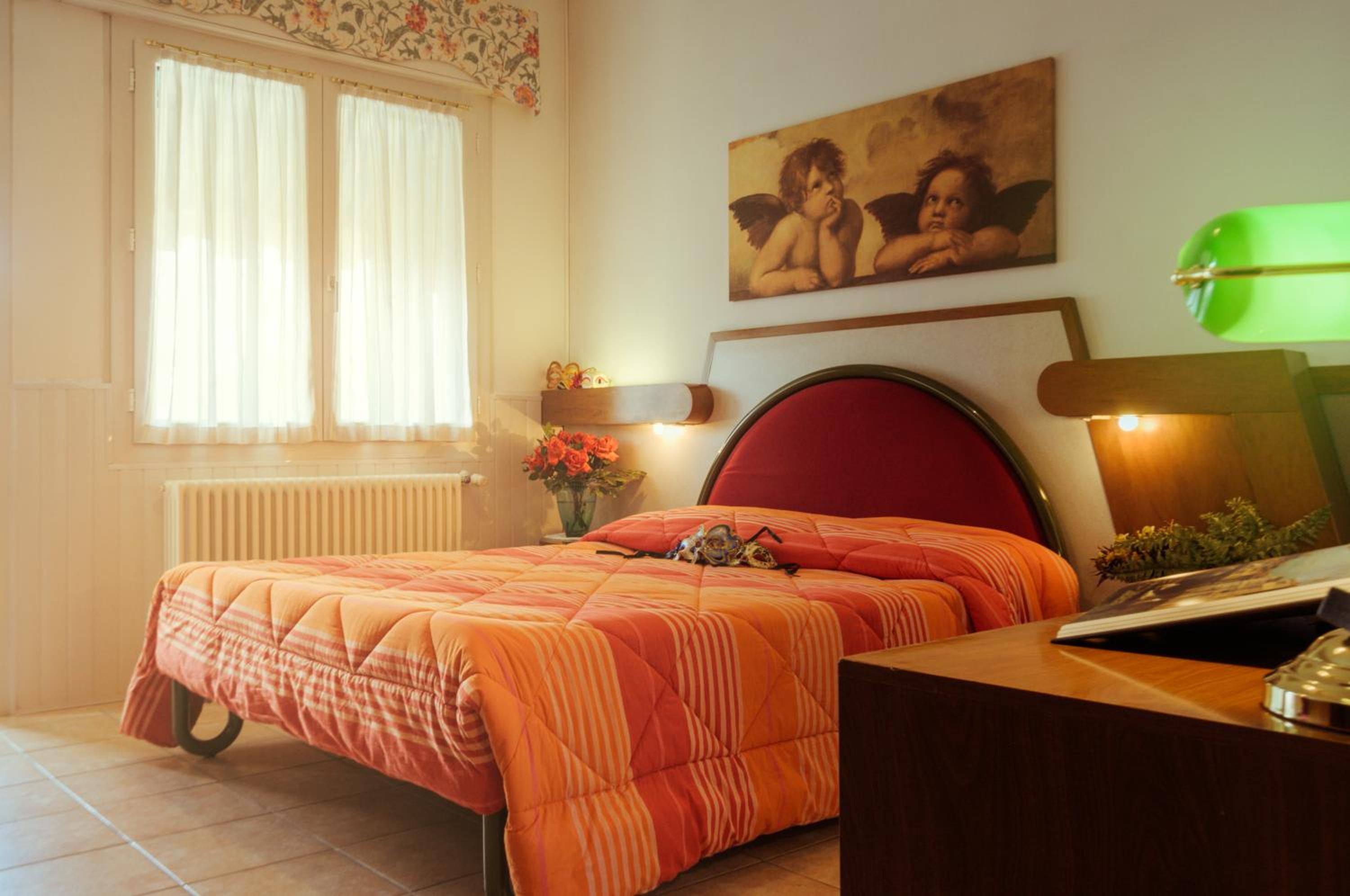 Double Room - Photo 3