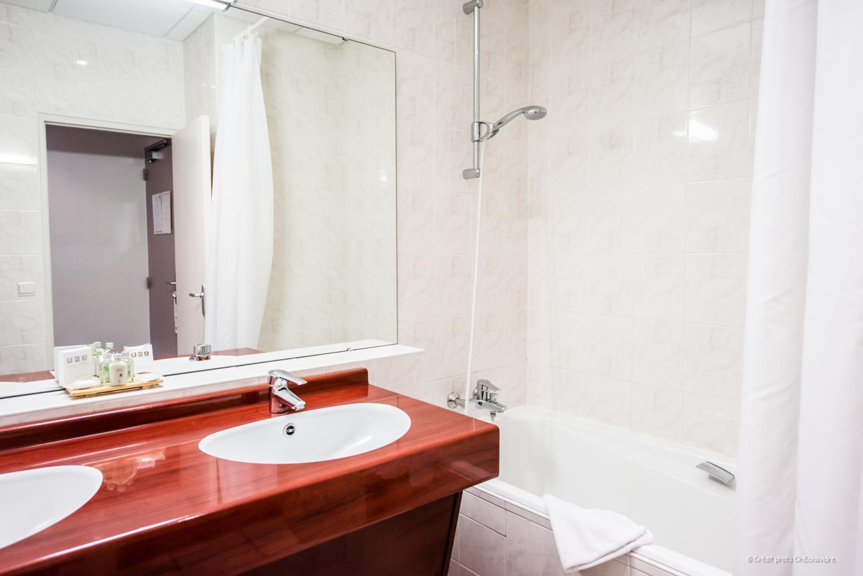 Double Room - Photo 9