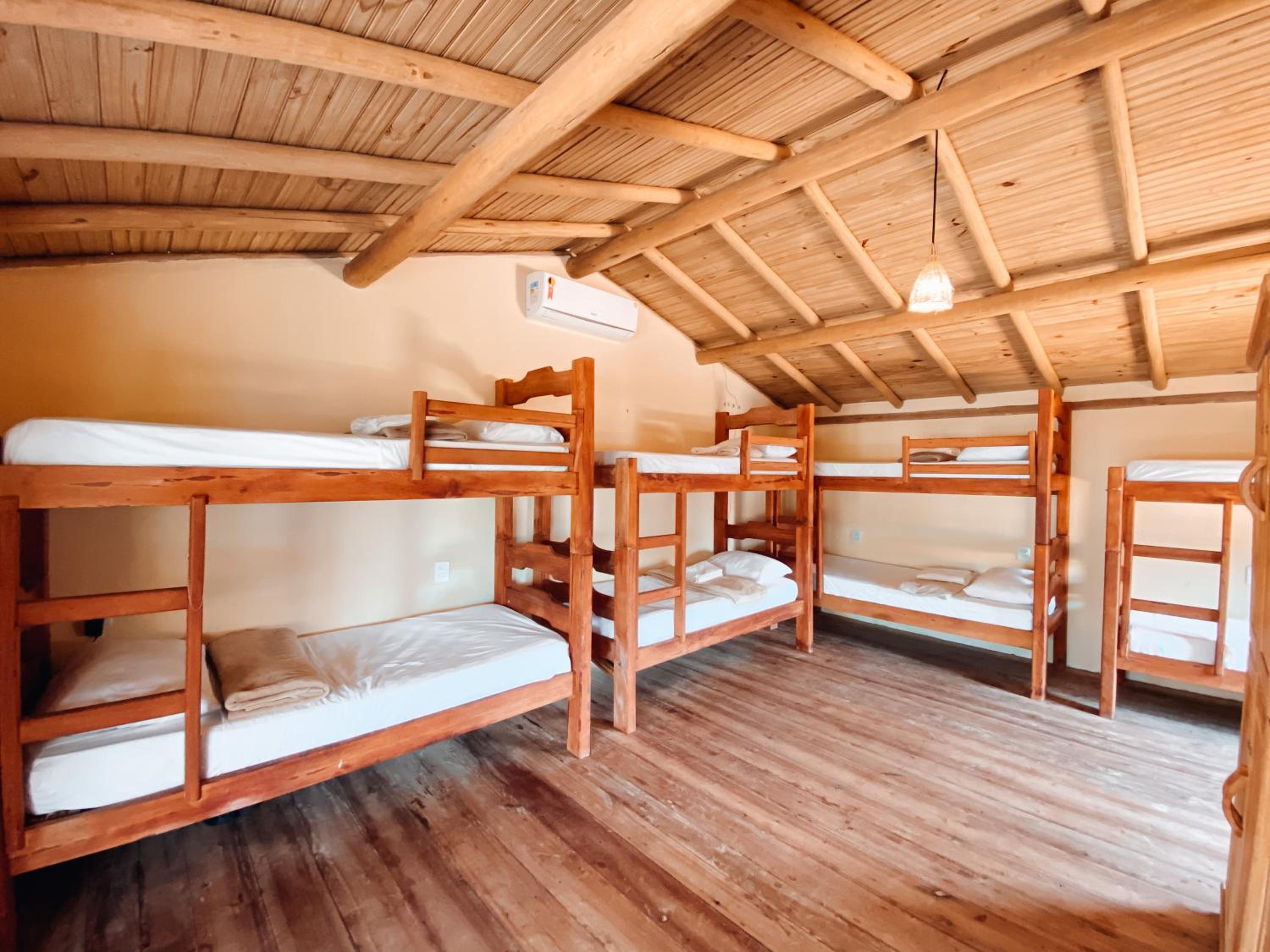 Bed in 8-Bed Mixed Dormitory Room photo 1