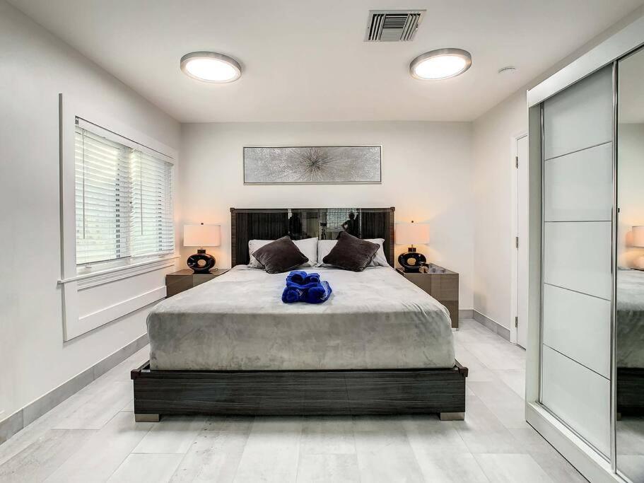 One-Bedroom House photo 1