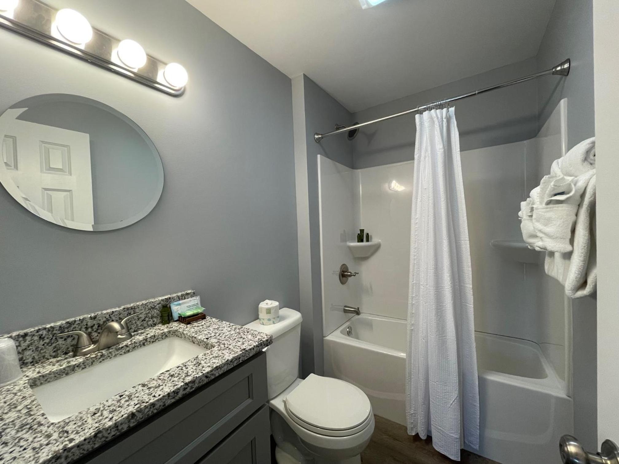 Two-Bedroom Suite photo 3