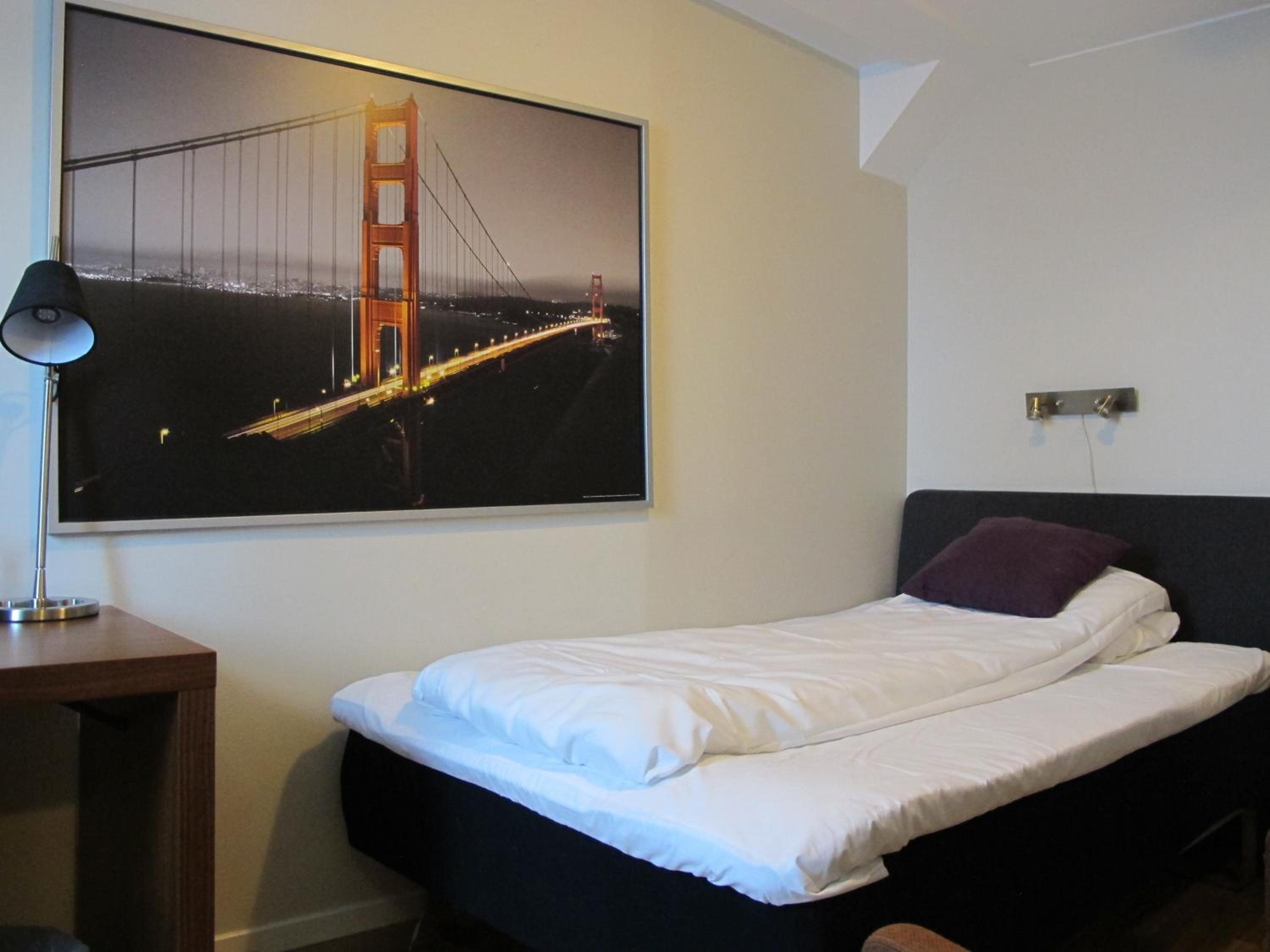 Single Room photo 3