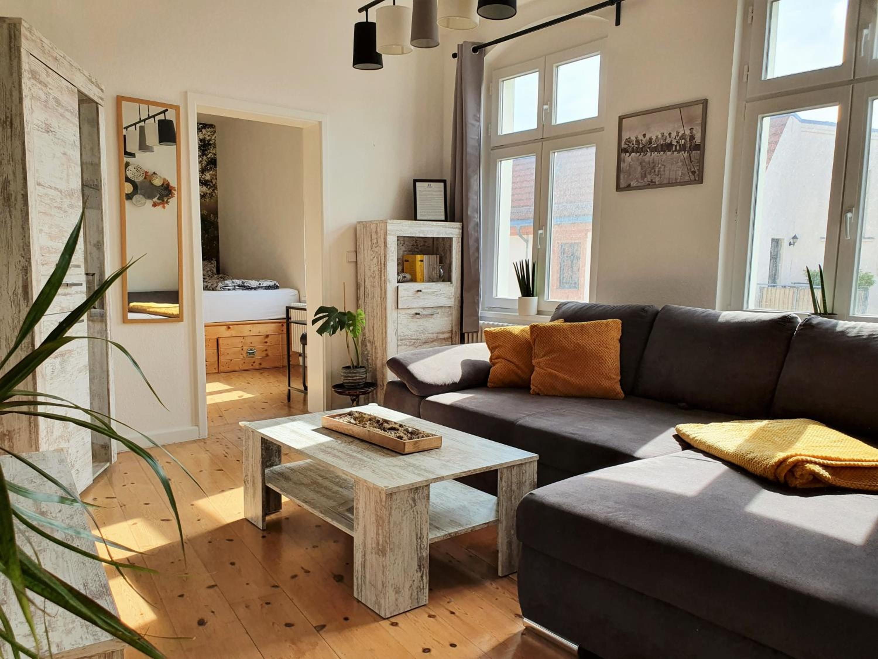 One-Bedroom Apartment photo 1