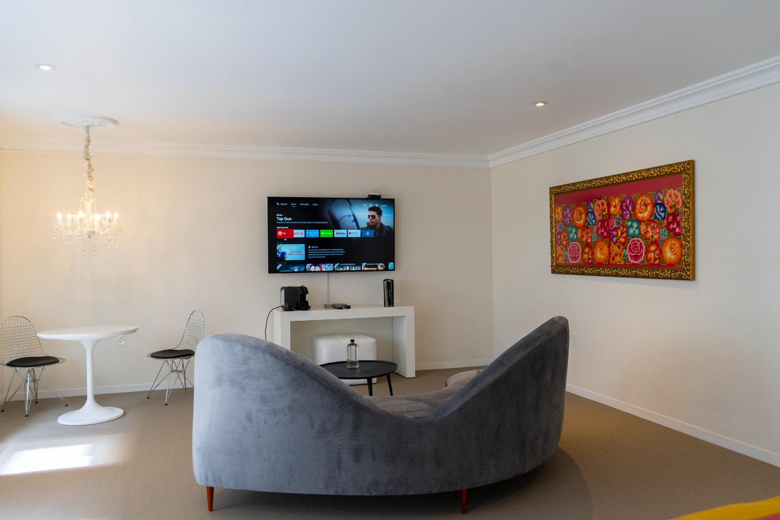 Superior King Suite photo 3