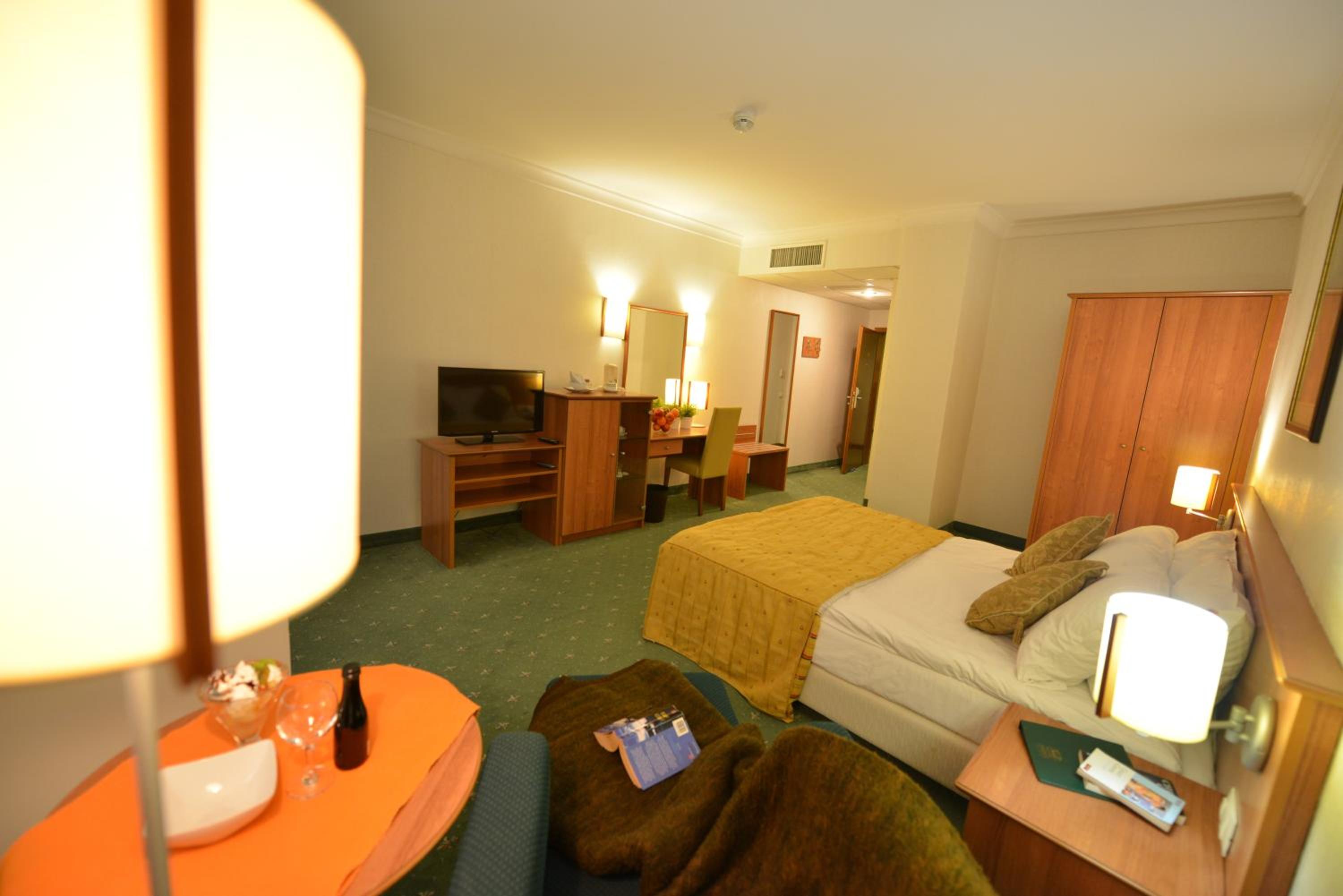 Double Room - Photo 3